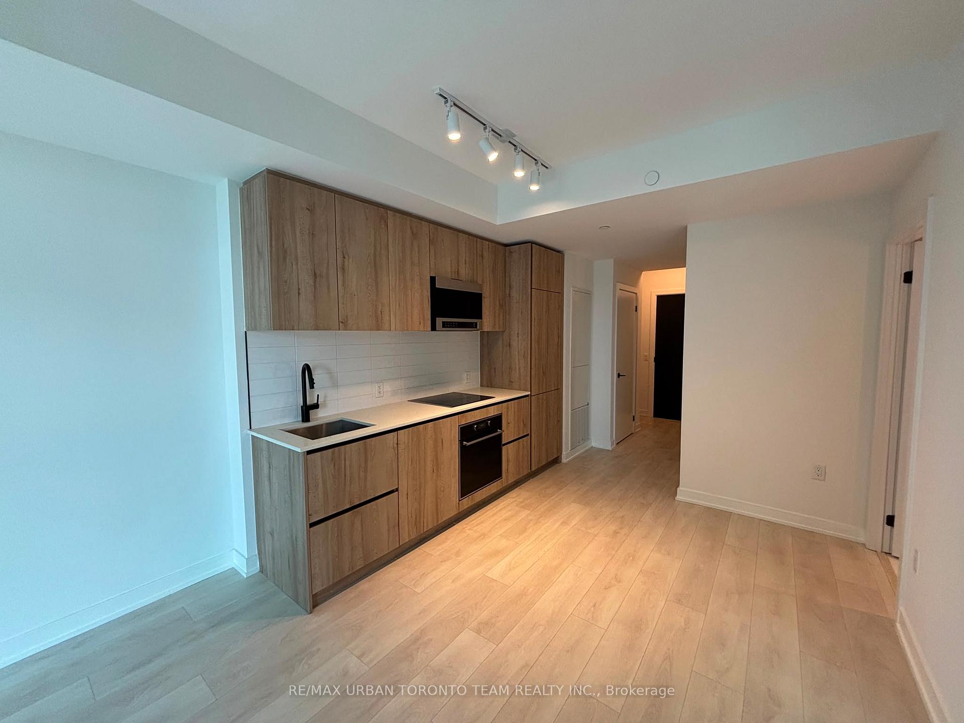 Photo 6 of Unit 3301, 117 Broadway Avenue, Toronto, Mount Pleasant West — HOMEH