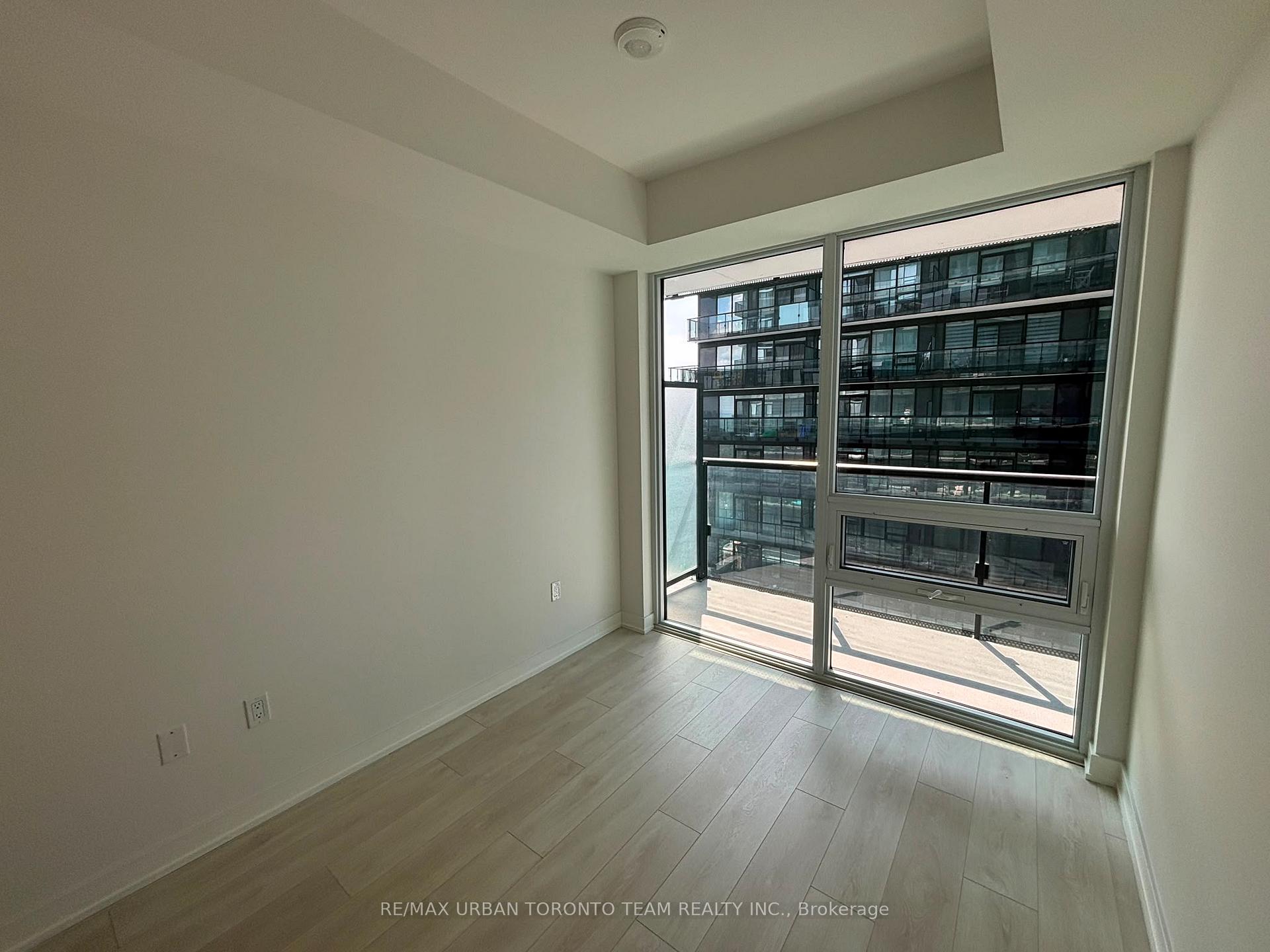 Photo 7 of Unit 3301, 117 Broadway Avenue, Toronto, Mount Pleasant West — HOMEH