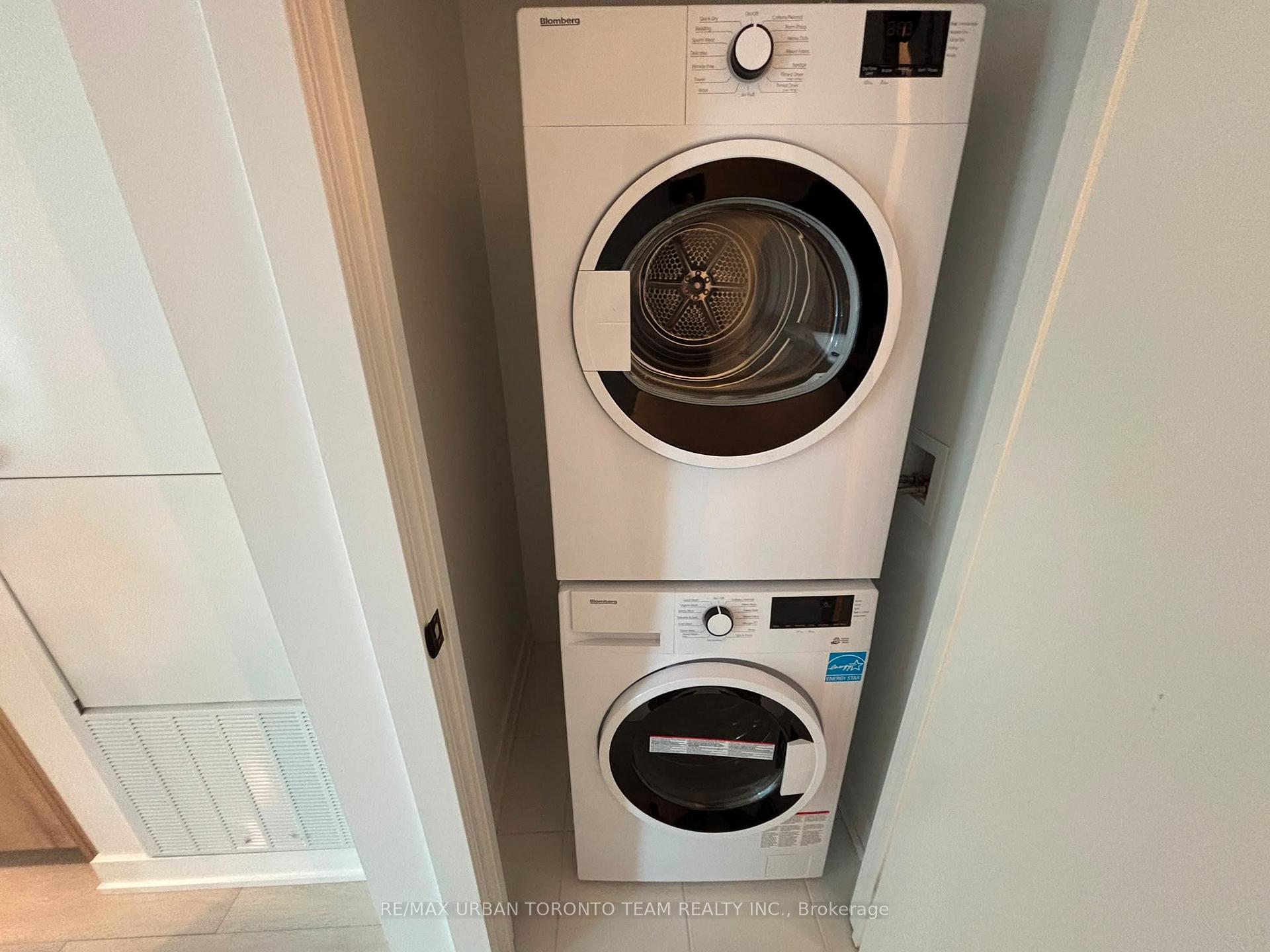 Photo 11 of Unit 3301, 117 Broadway Avenue, Toronto, Mount Pleasant West — HOMEH
