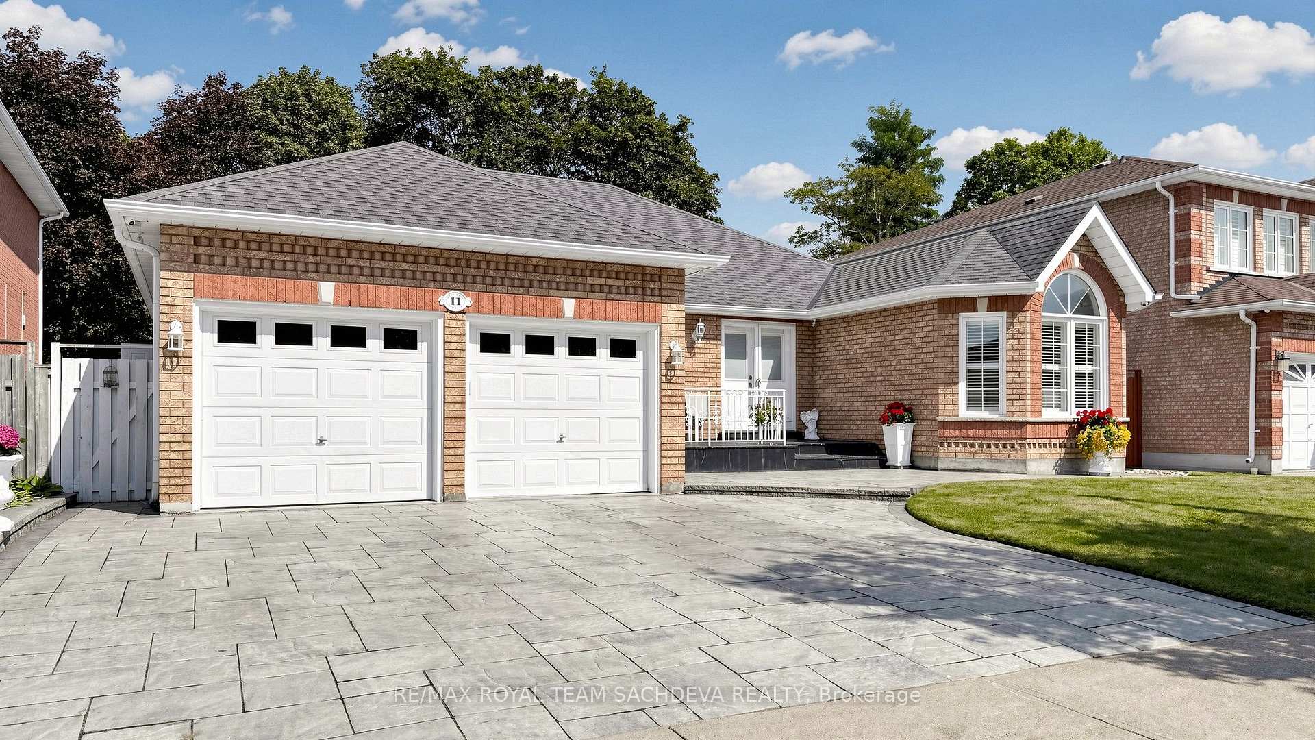 Photo 2 of 11 Devonridge Crescent, Scarborough, Highland Creek — HOMEH