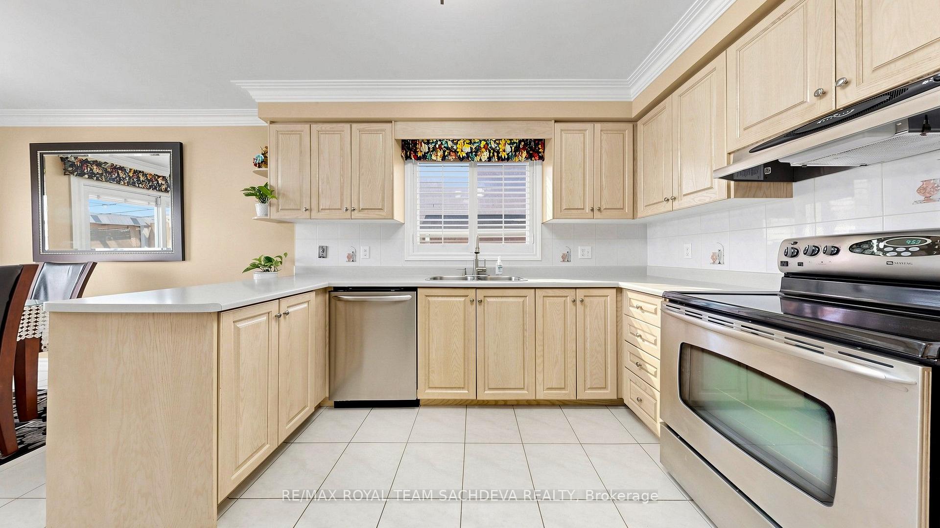 Photo 15 of 11 Devonridge Crescent, Scarborough, Highland Creek — HOMEH