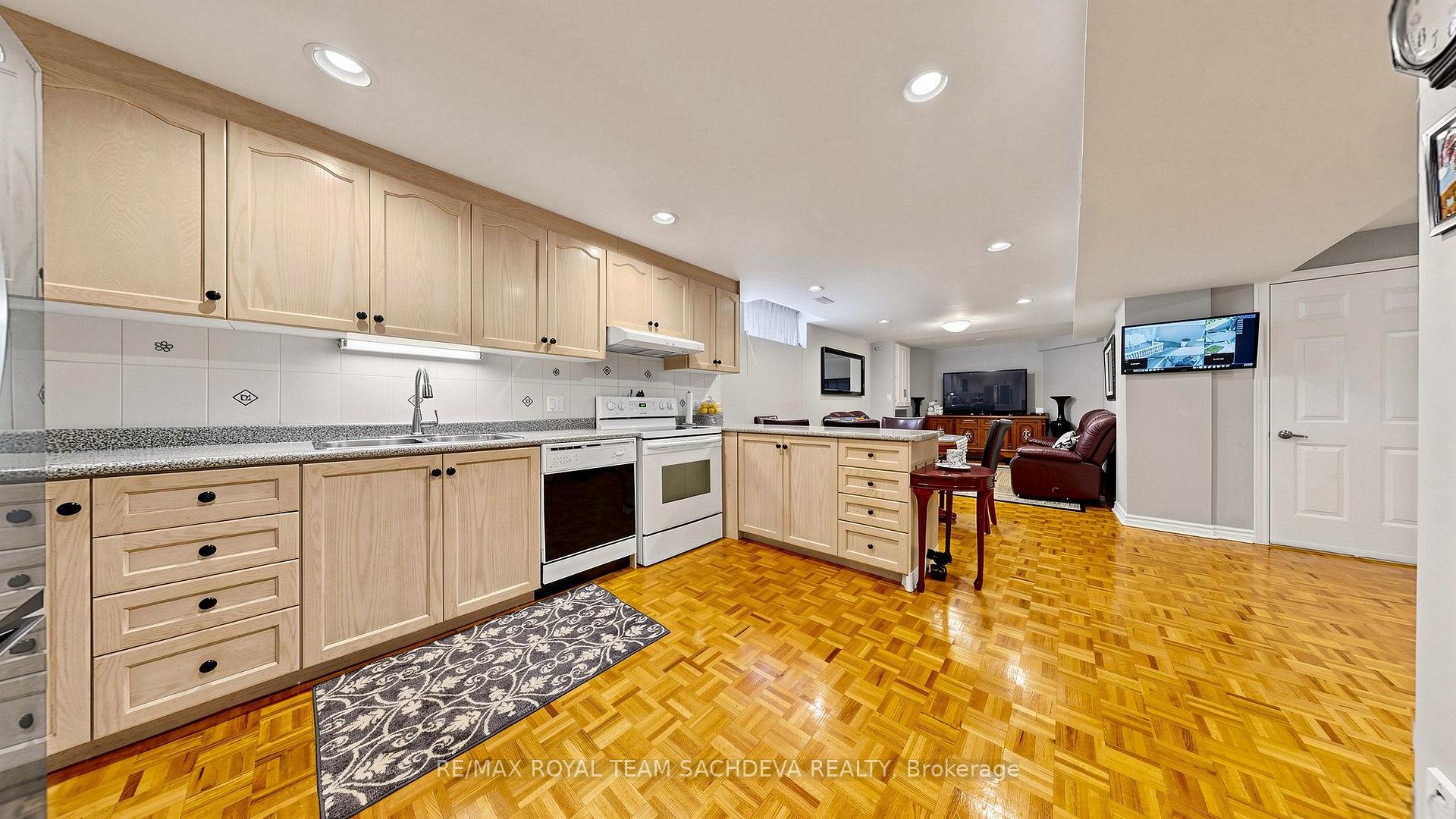 Photo 37 of 11 Devonridge Crescent, Scarborough, Highland Creek — HOMEH