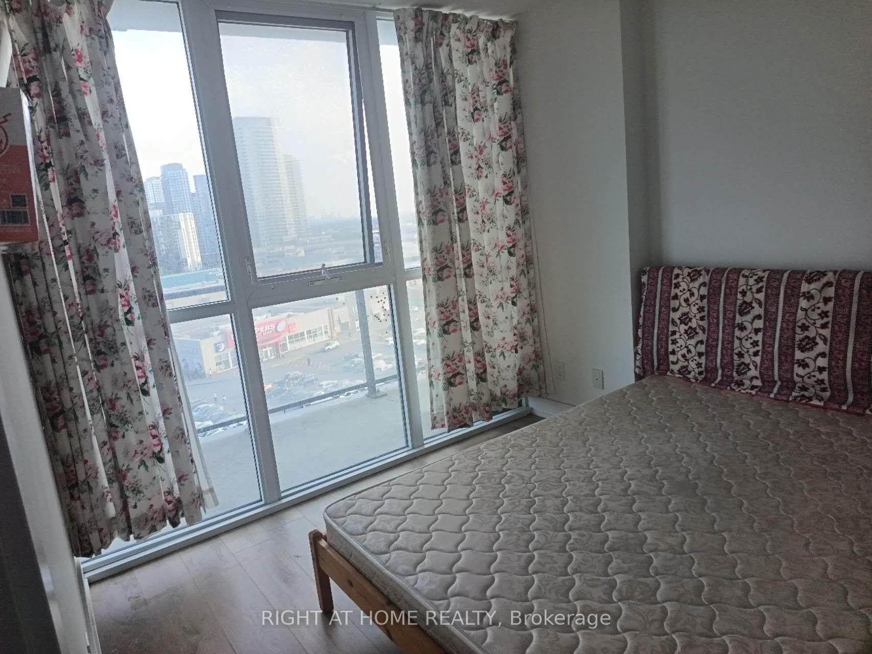 Photo 5 of 150 Fairview Mall Drive, North York, Don Valley Village — HOMEH