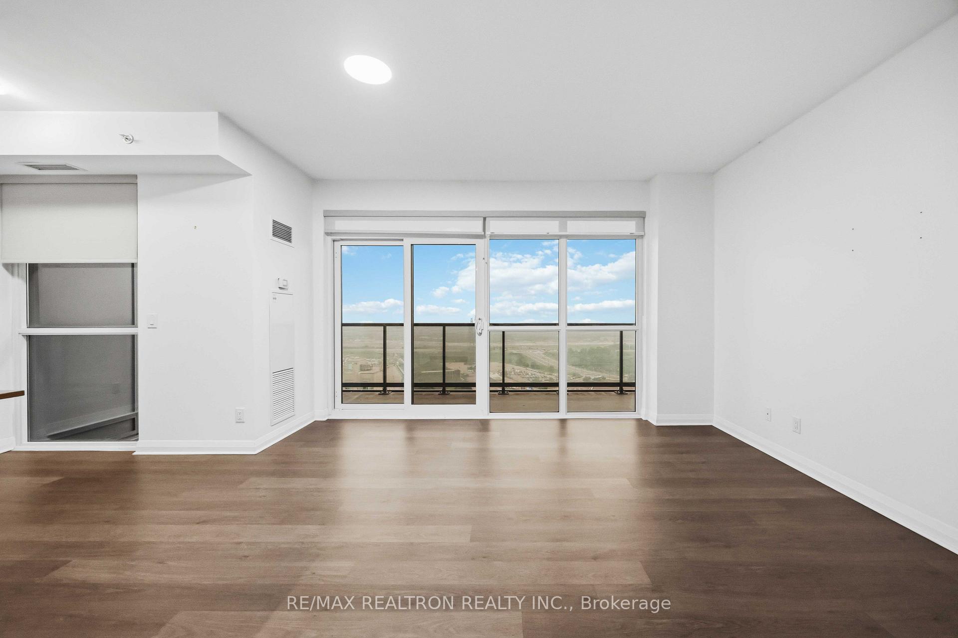 Photo 7 of Unit 1904, 55 Oneida Crescent, Richmond Hill, Langstaff — HOMEH