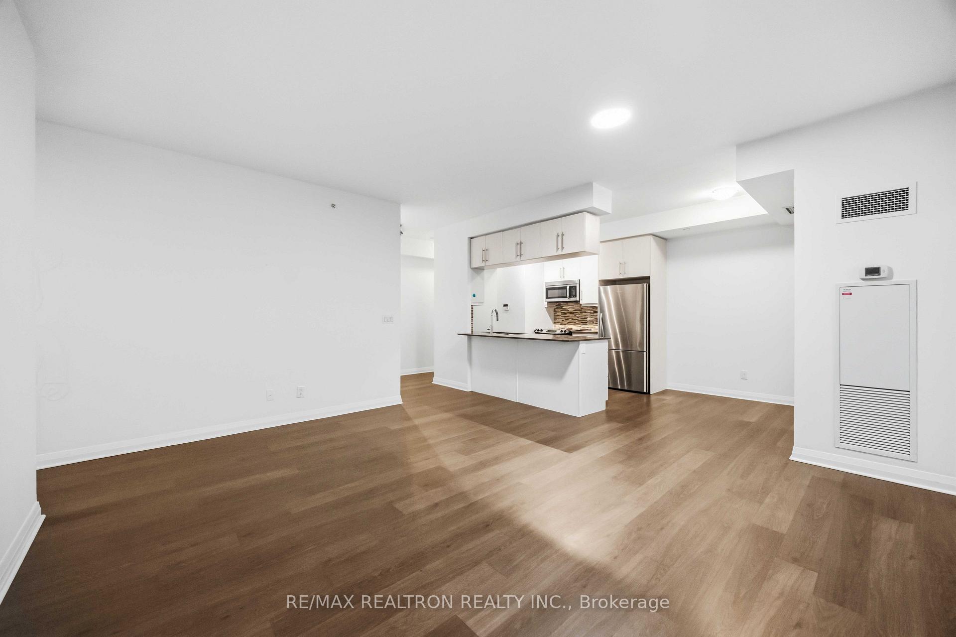 Photo 8 of Unit 1904, 55 Oneida Crescent, Richmond Hill, Langstaff — HOMEH