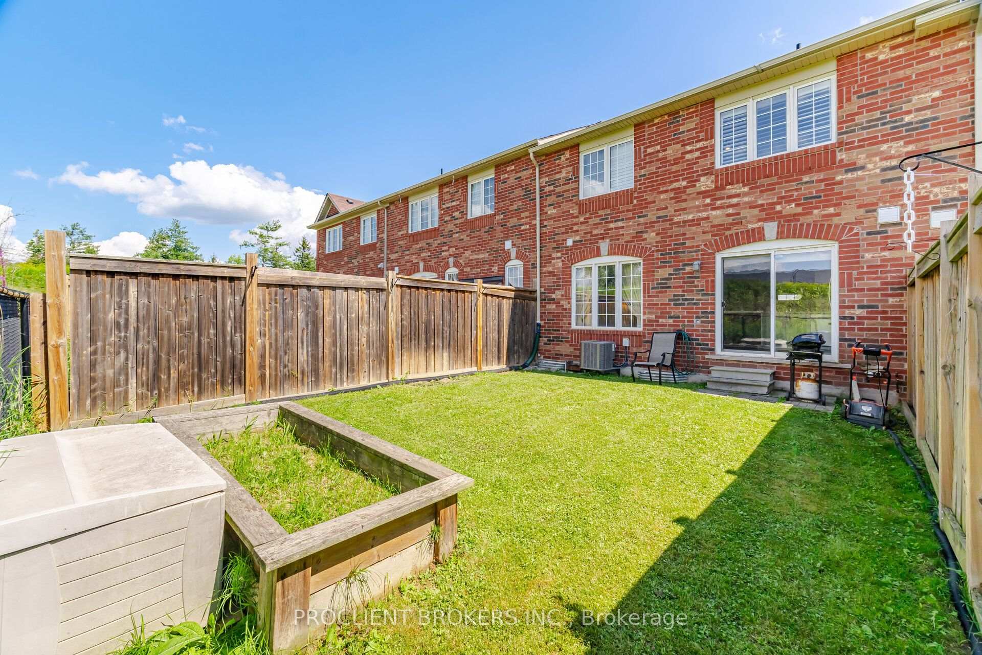 Photo 43 of 879 Brassard Circle, Milton, Willmott — HOMEH
