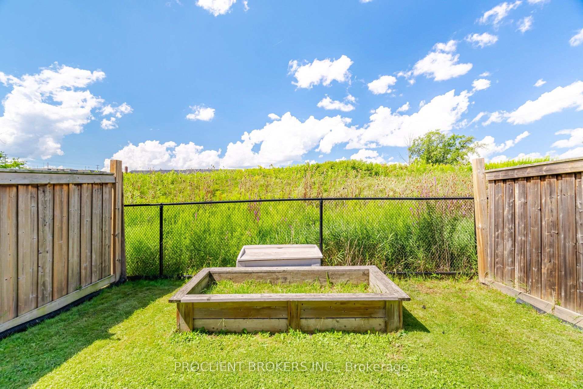 Photo 45 of 879 Brassard Circle, Milton, Willmott — HOMEH