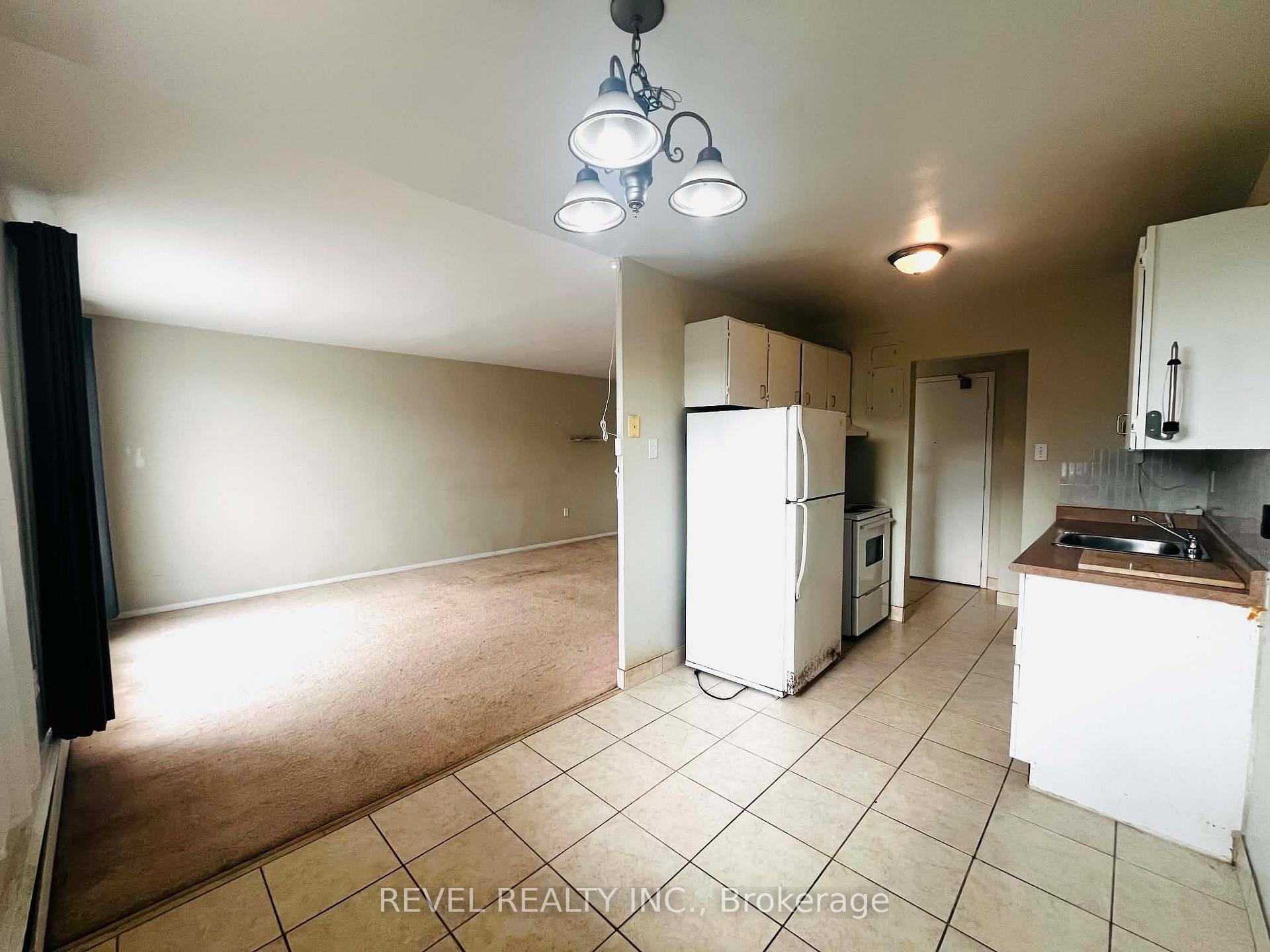 Photo 5 of Unit 809, 752 Kipps Lane, London, East A — HOMEH