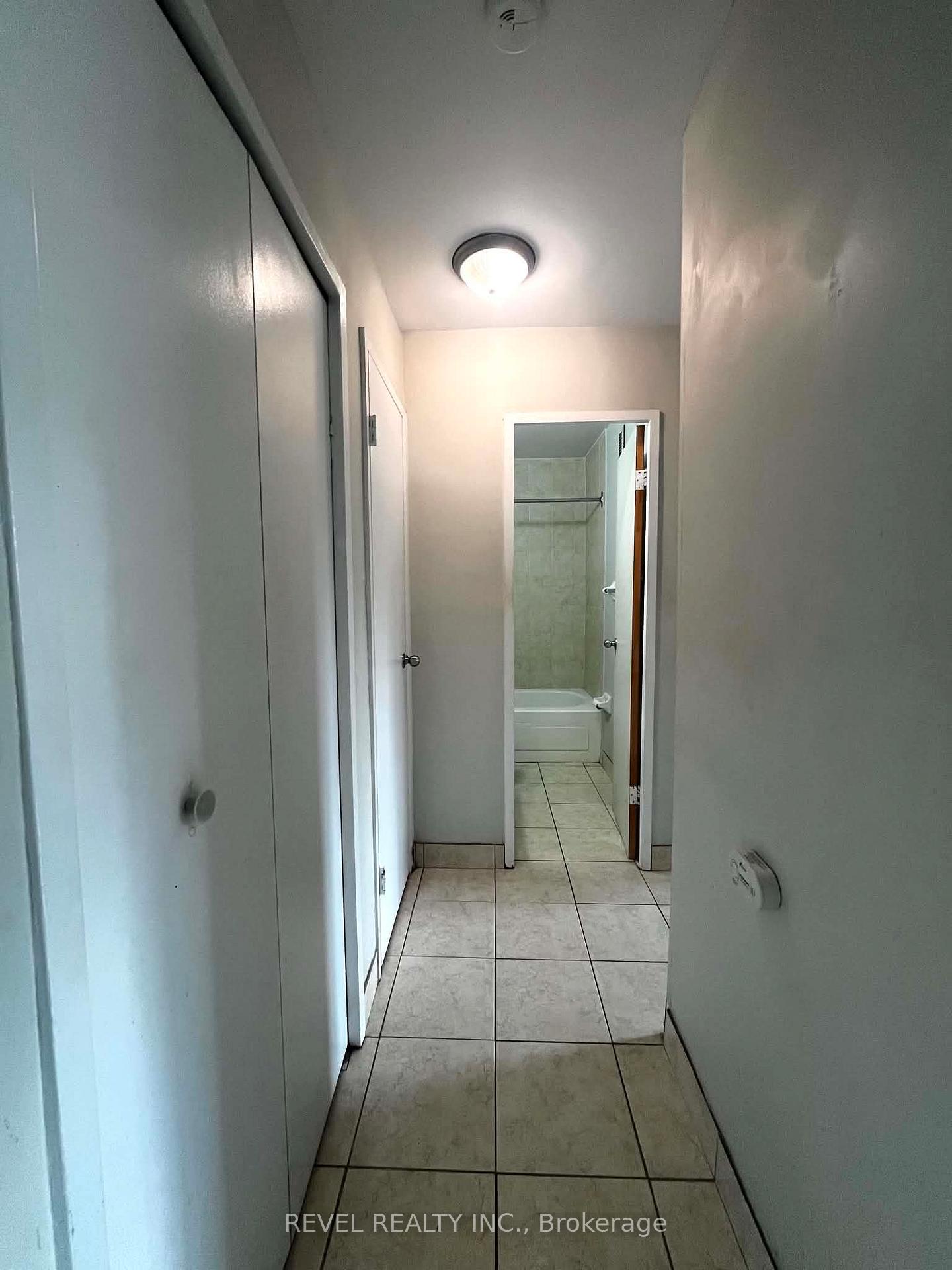 Photo 7 of Unit 809, 752 Kipps Lane, London, East A — HOMEH