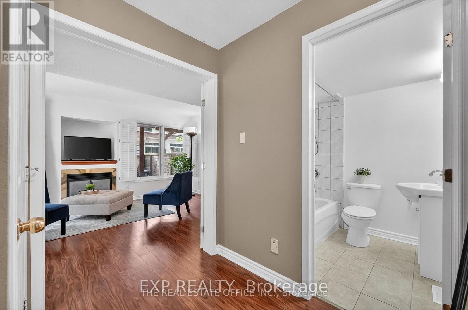 Photo 5 of 106 Corsica Private, Ottawa, Riverview Park — HOMEH