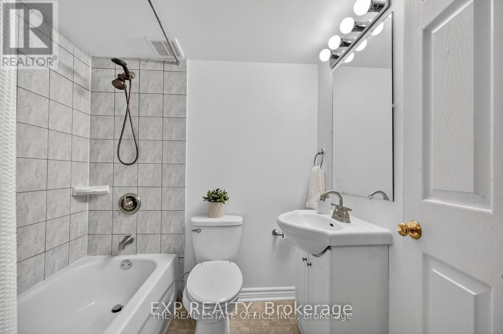 Photo 6 of 106 Corsica Private, Ottawa, Riverview Park — HOMEH