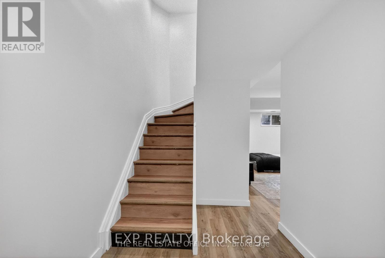 Photo 7 of 106 Corsica Private, Ottawa, Riverview Park — HOMEH