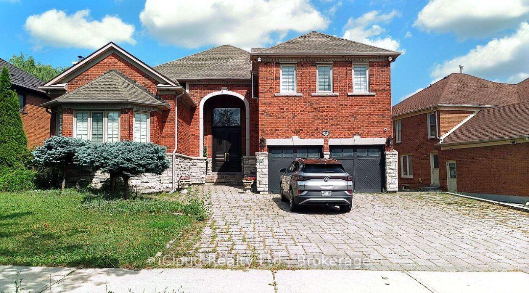 Photo 2 of 46 Boake Trail, Richmond Hill, Bayview Hill — HOMEH