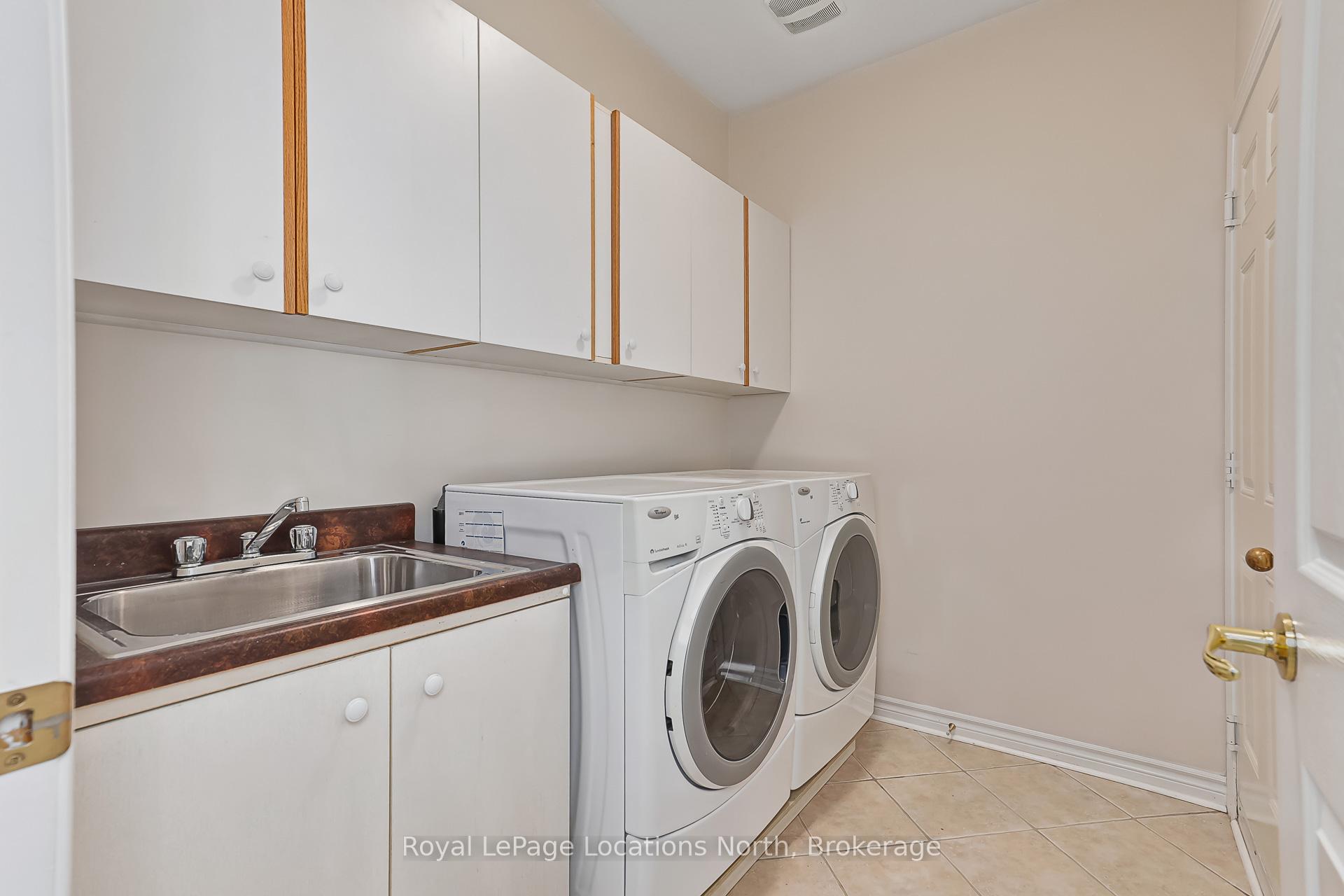Photo 14 of 19 Kells Crescent, Collingwood — HOMEH