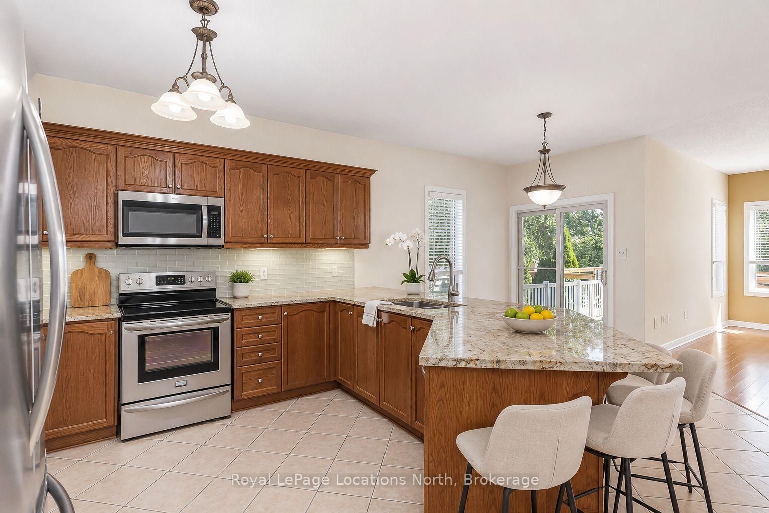 Photo 15 of 19 Kells Crescent, Collingwood — HOMEH