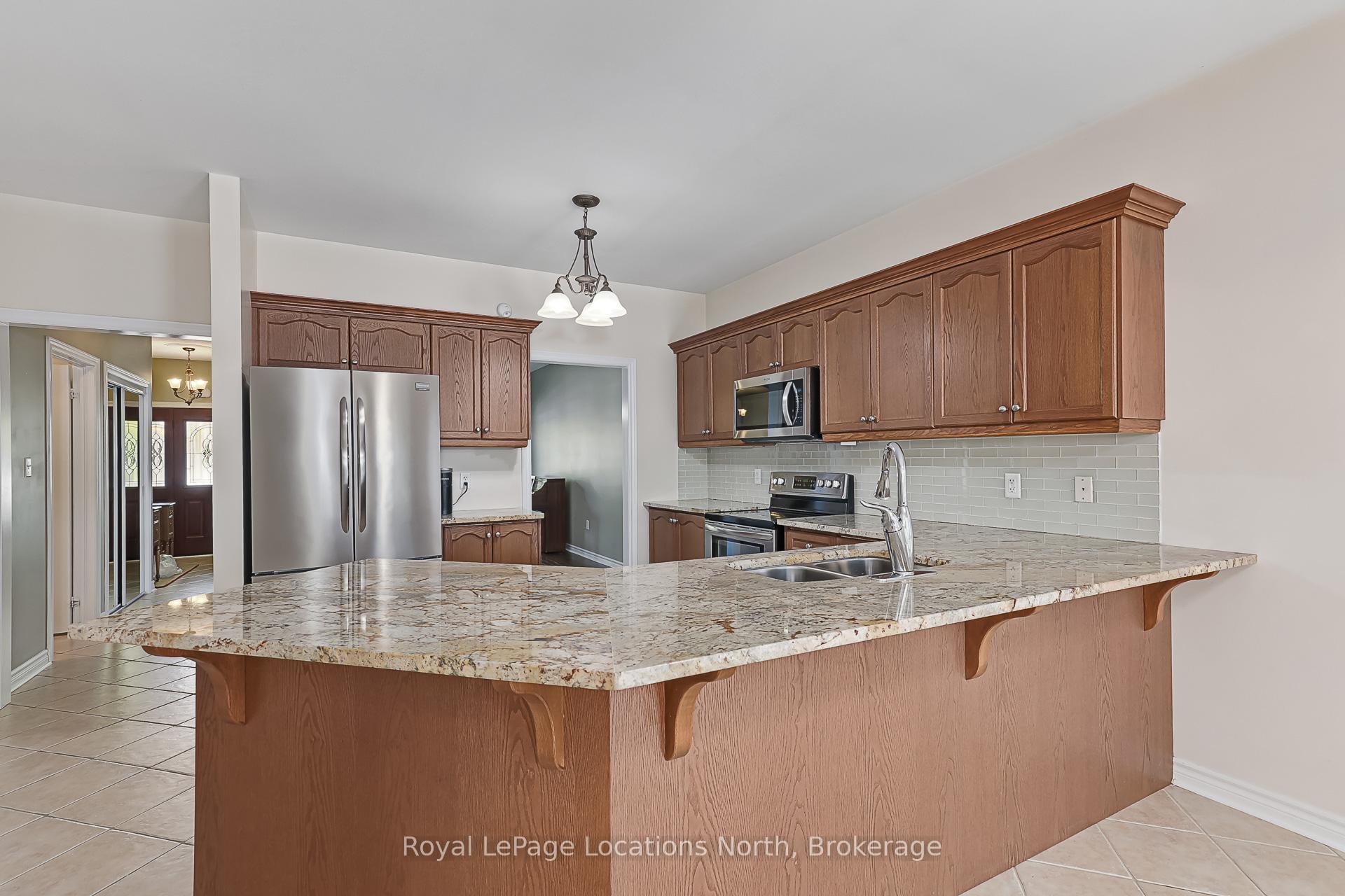 Photo 17 of 19 Kells Crescent, Collingwood — HOMEH