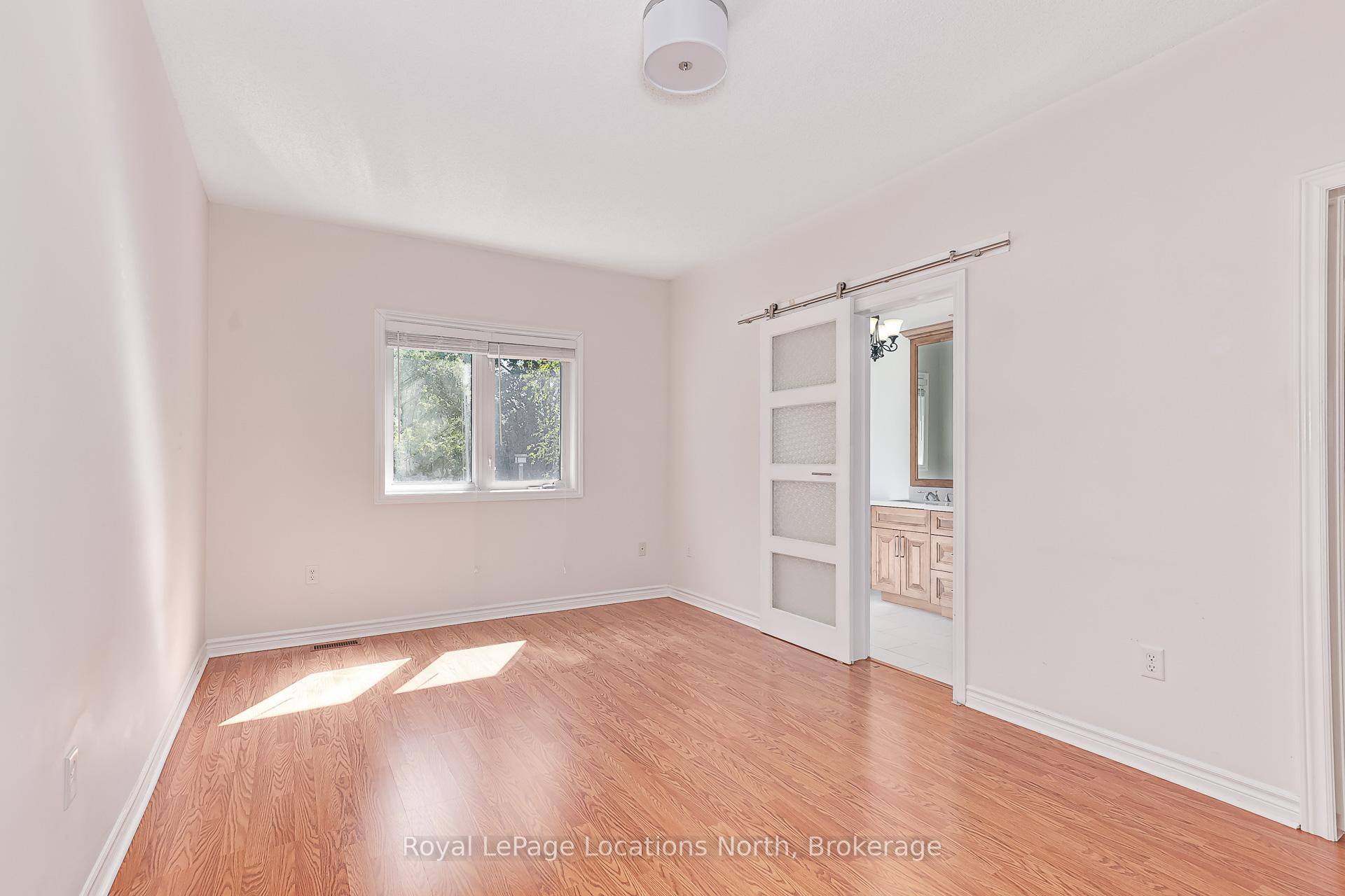 Photo 24 of 19 Kells Crescent, Collingwood — HOMEH