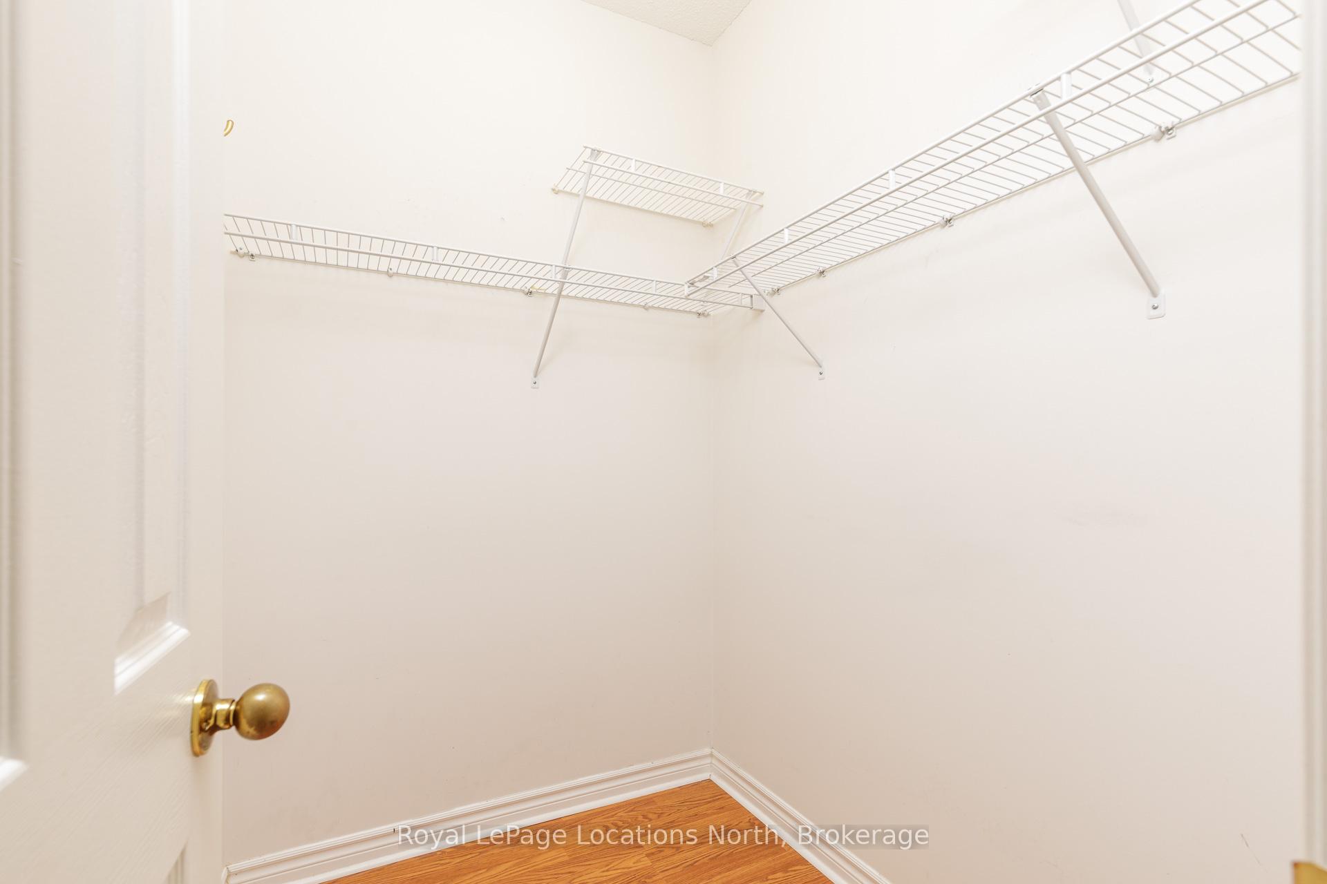 Photo 25 of 19 Kells Crescent, Collingwood — HOMEH