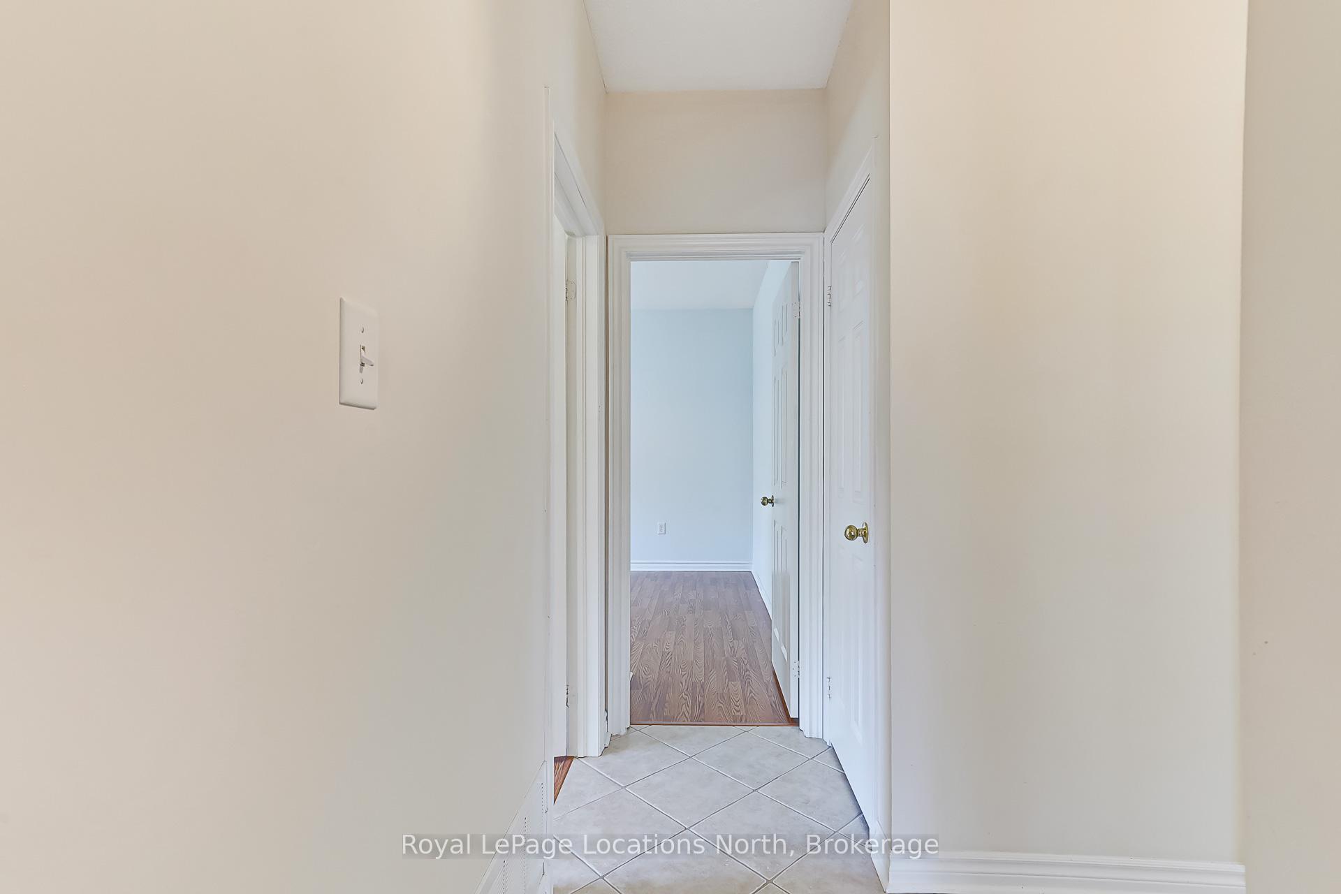 Photo 28 of 19 Kells Crescent, Collingwood — HOMEH