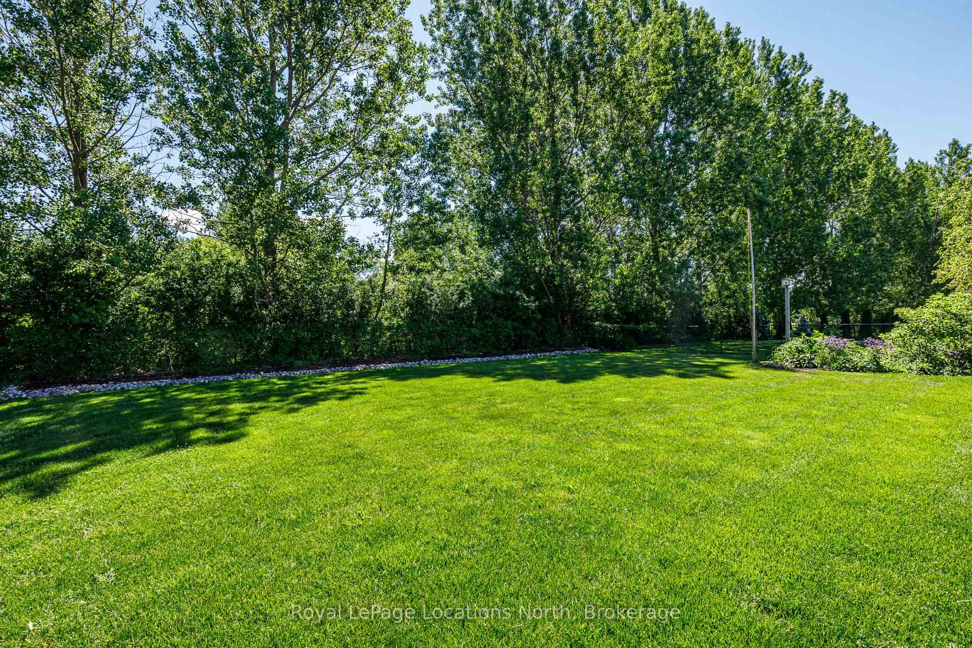 Photo 41 of 19 Kells Crescent, Collingwood — HOMEH