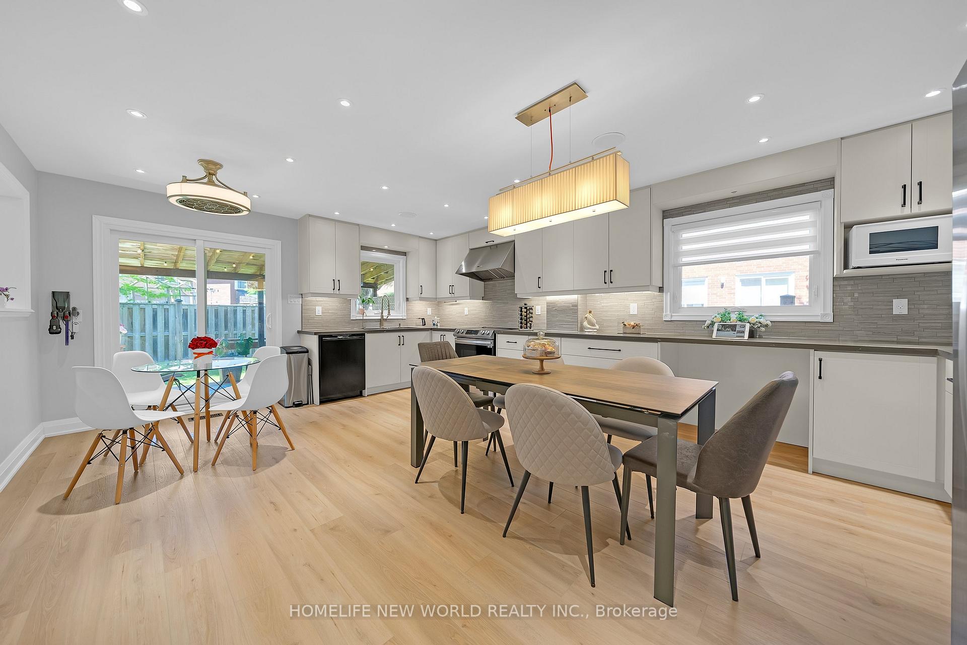 Photo 1 of 351 Millard Street, Whitchurch-Stouffville, Stouffville — HOMEH