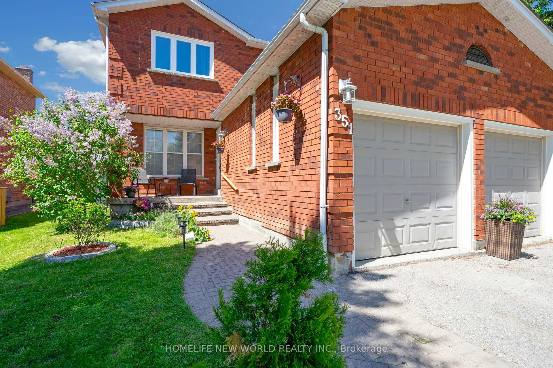 Photo 3 of 351 Millard Street, Whitchurch-Stouffville, Stouffville — HOMEH