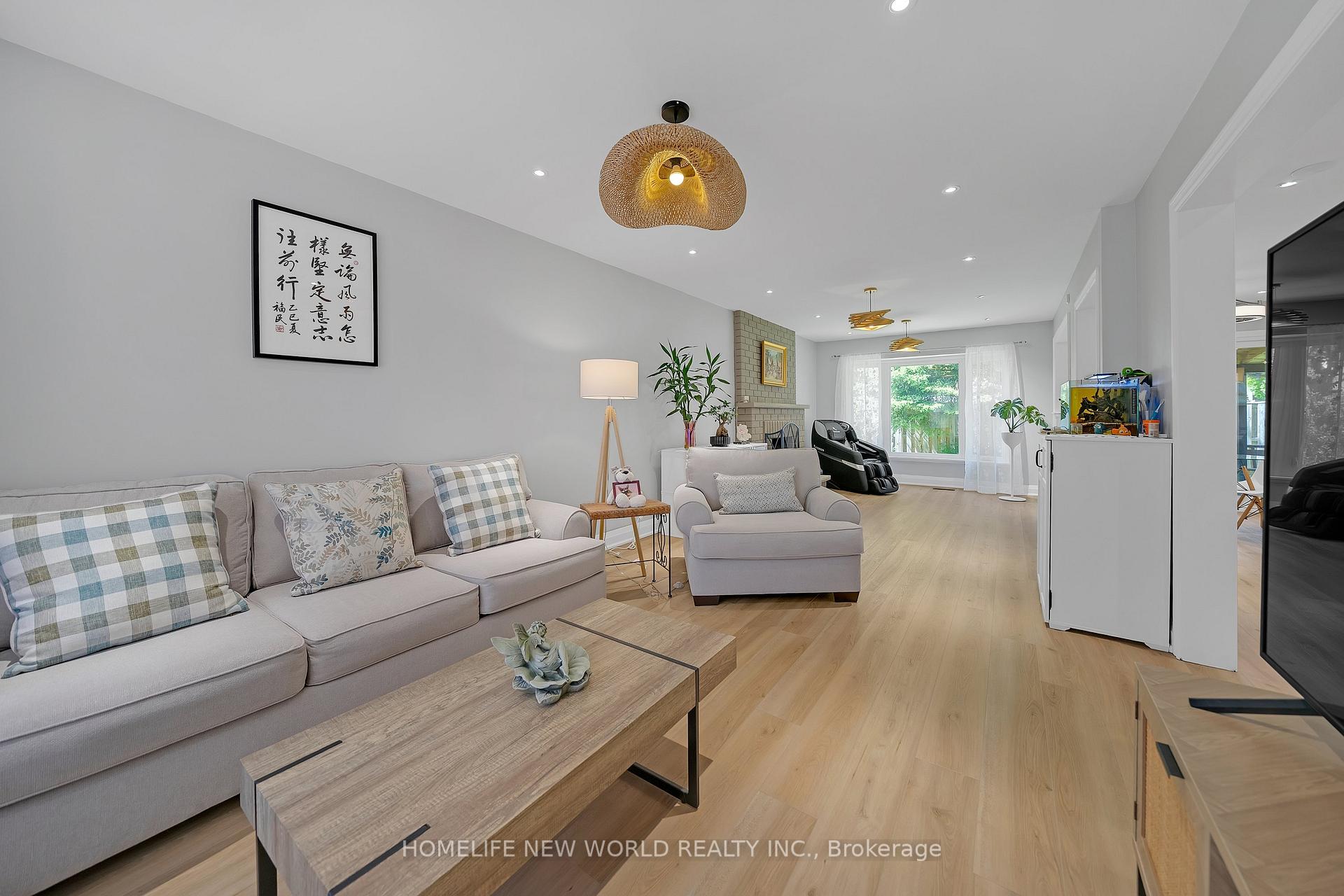 Photo 7 of 351 Millard Street, Whitchurch-Stouffville, Stouffville — HOMEH