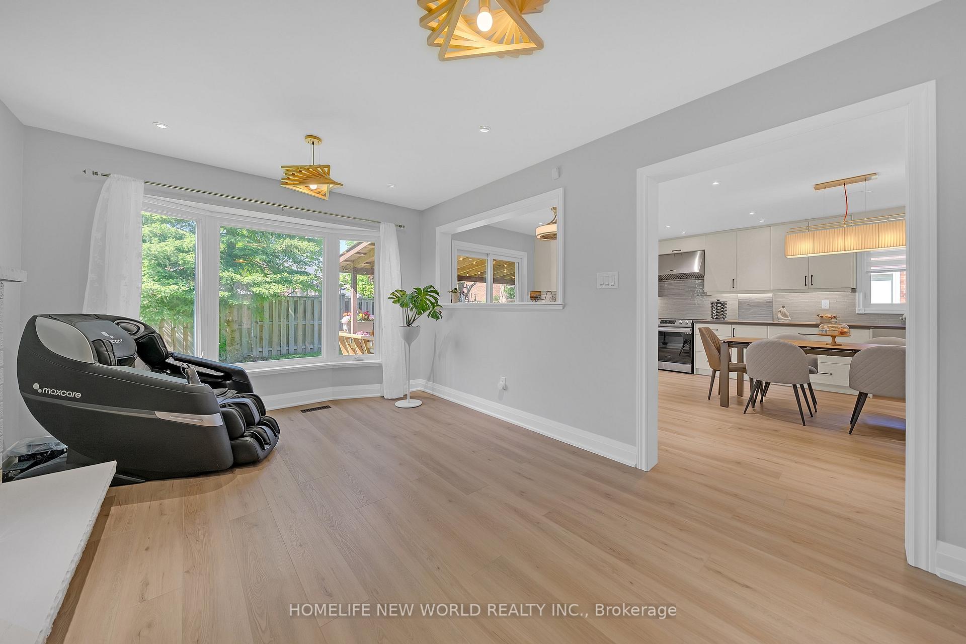 Photo 10 of 351 Millard Street, Whitchurch-Stouffville, Stouffville — HOMEH