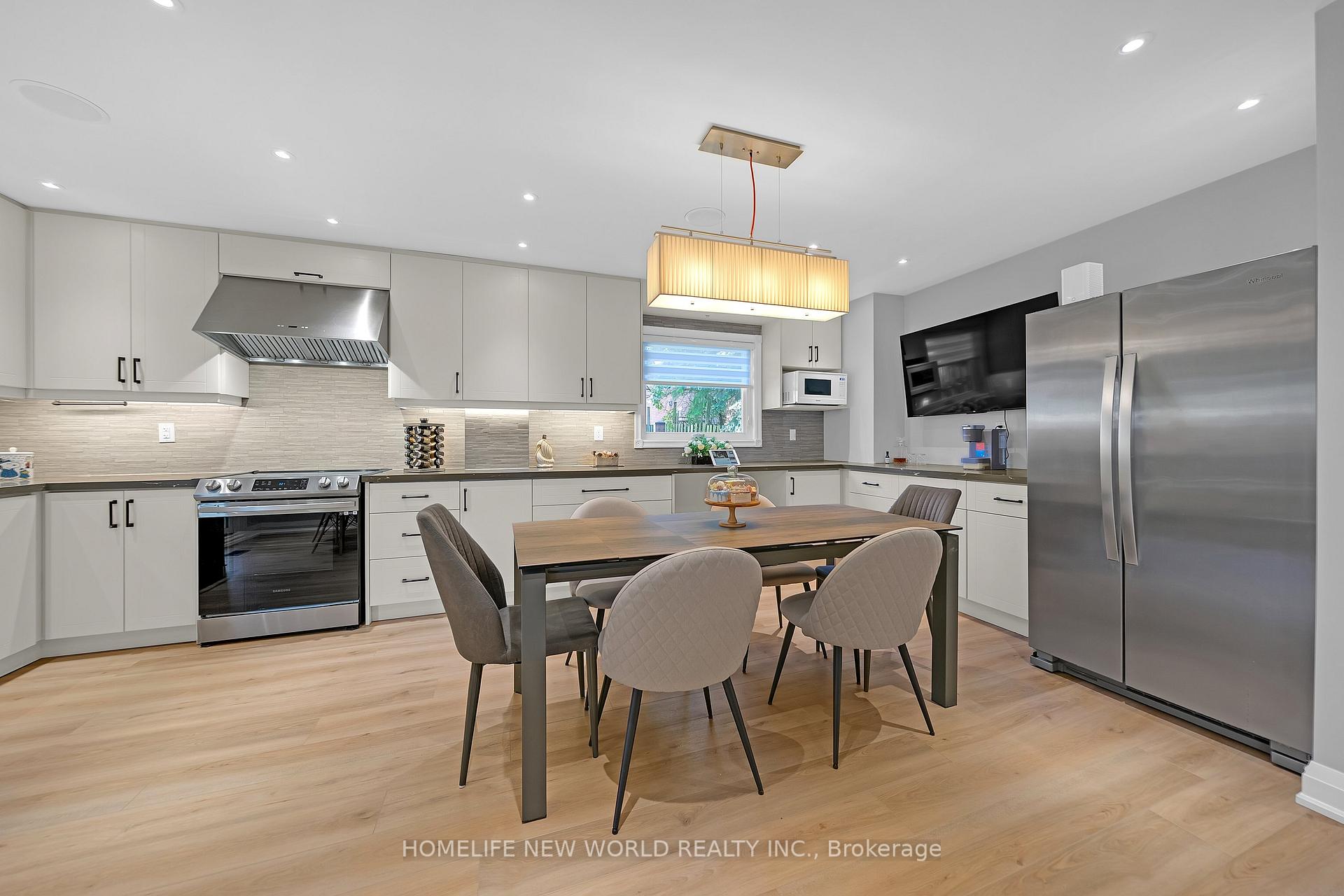 Photo 11 of 351 Millard Street, Whitchurch-Stouffville, Stouffville — HOMEH