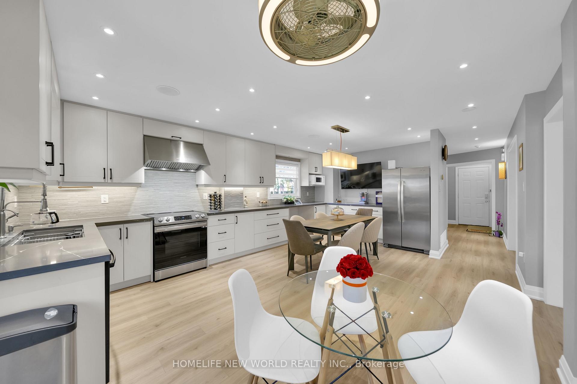 Photo 12 of 351 Millard Street, Whitchurch-Stouffville, Stouffville — HOMEH