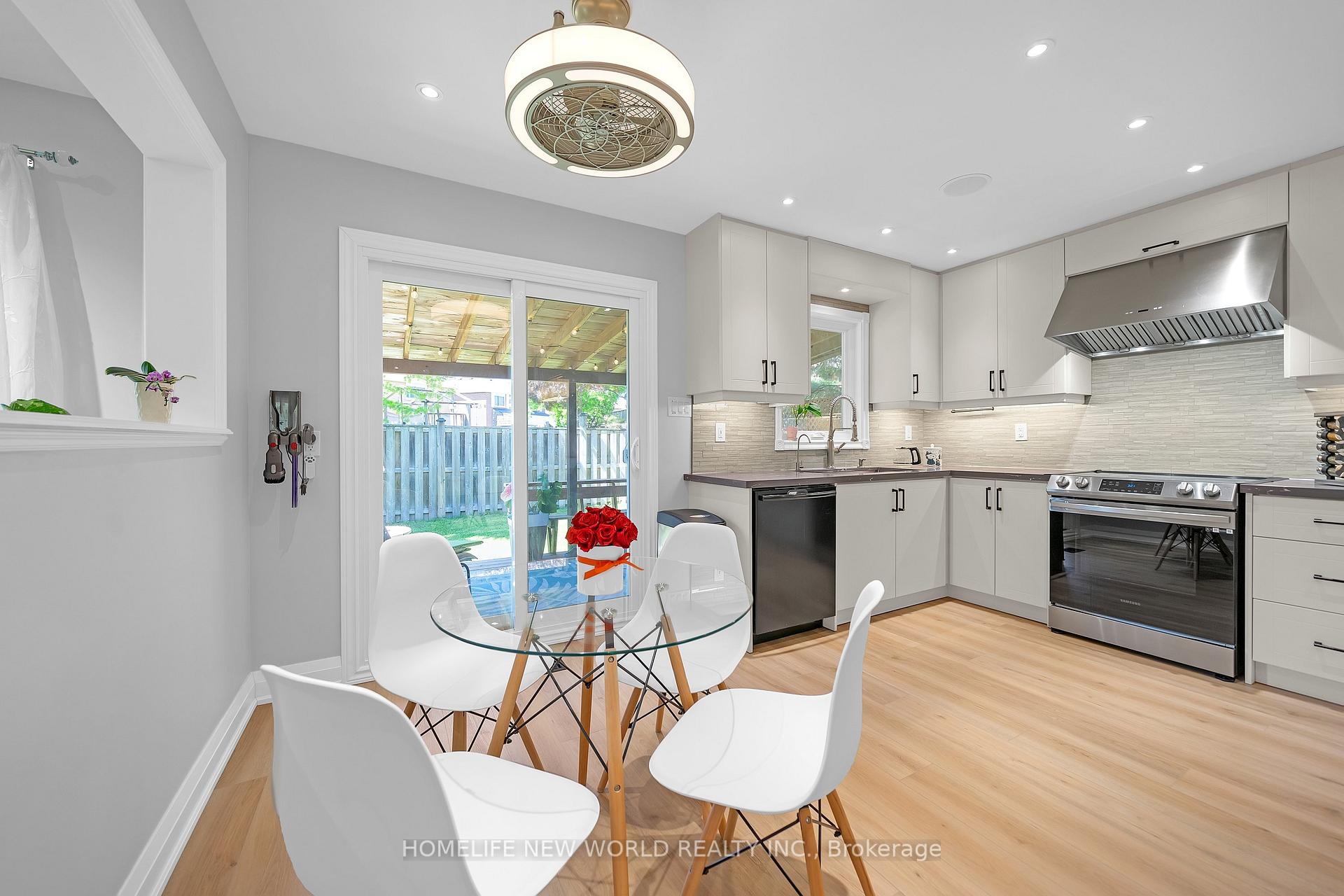 Photo 13 of 351 Millard Street, Whitchurch-Stouffville, Stouffville — HOMEH