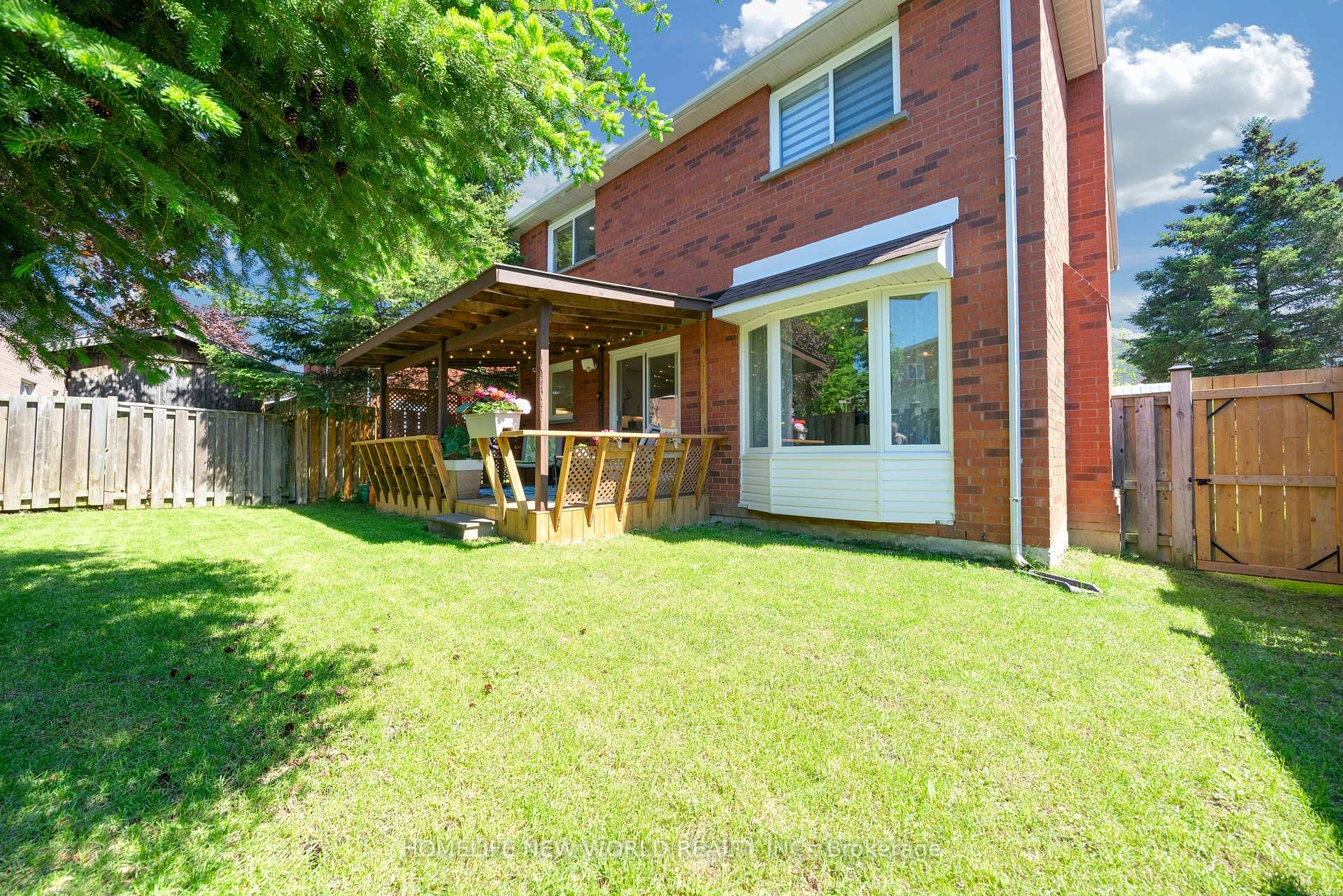 Photo 38 of 351 Millard Street, Whitchurch-Stouffville, Stouffville — HOMEH