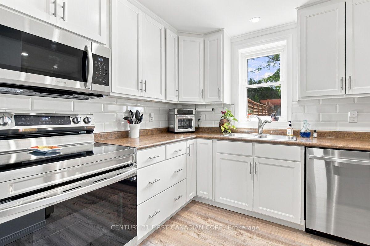 Photo 11 of 212 Main Street, West Elgin, West Lorne — HOMEH