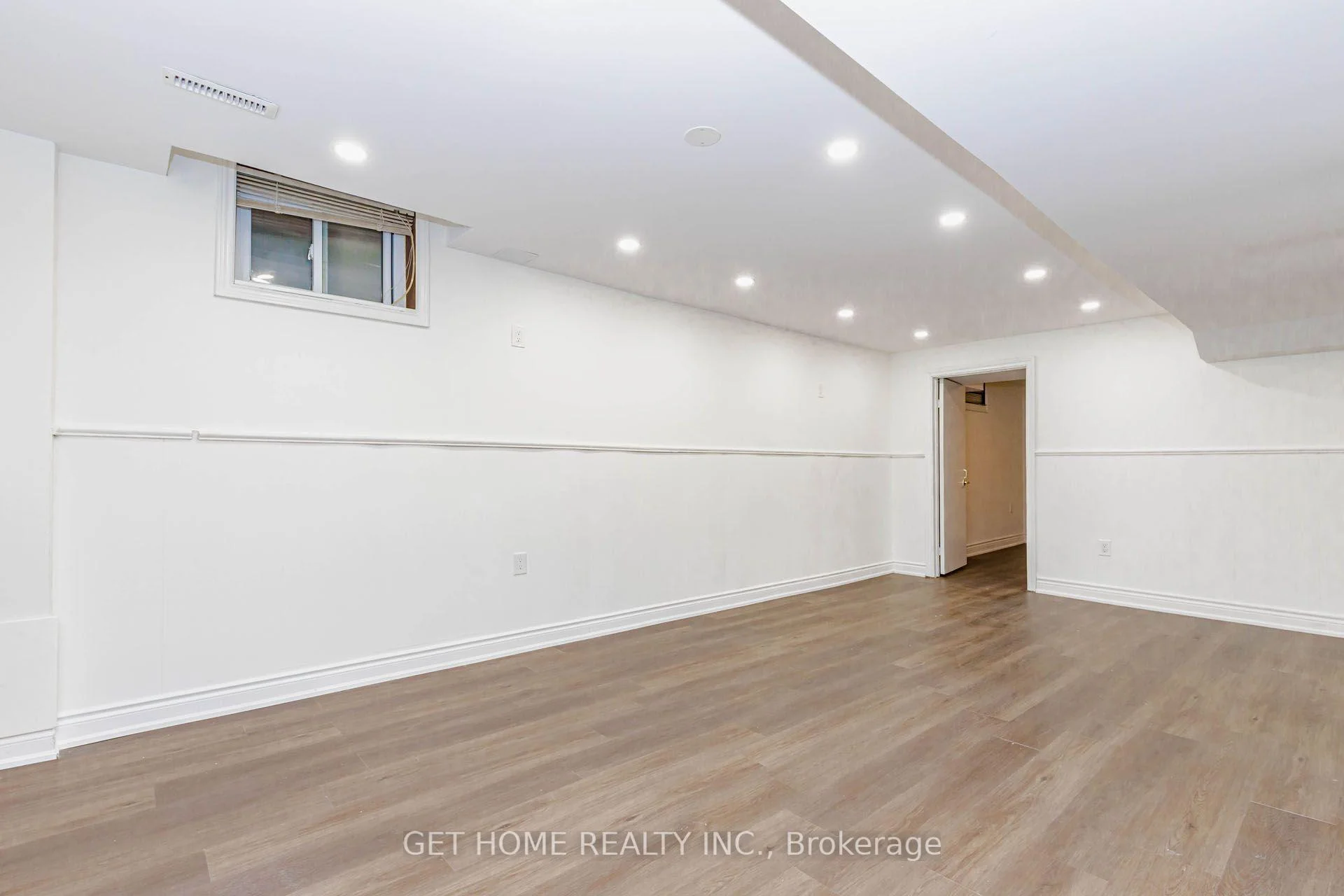Photo 38 of 70 Gardner Place, Vaughan, Maple — HOMEH