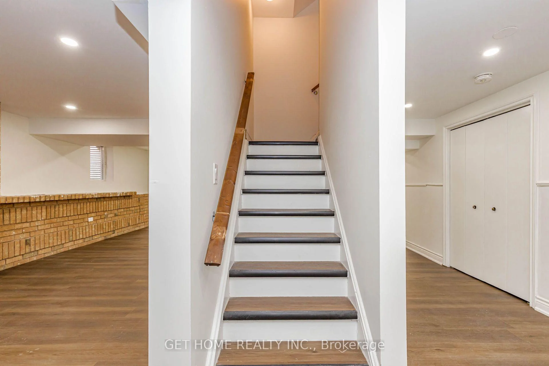Photo 54 of 70 Gardner Place, Vaughan, Maple — HOMEH