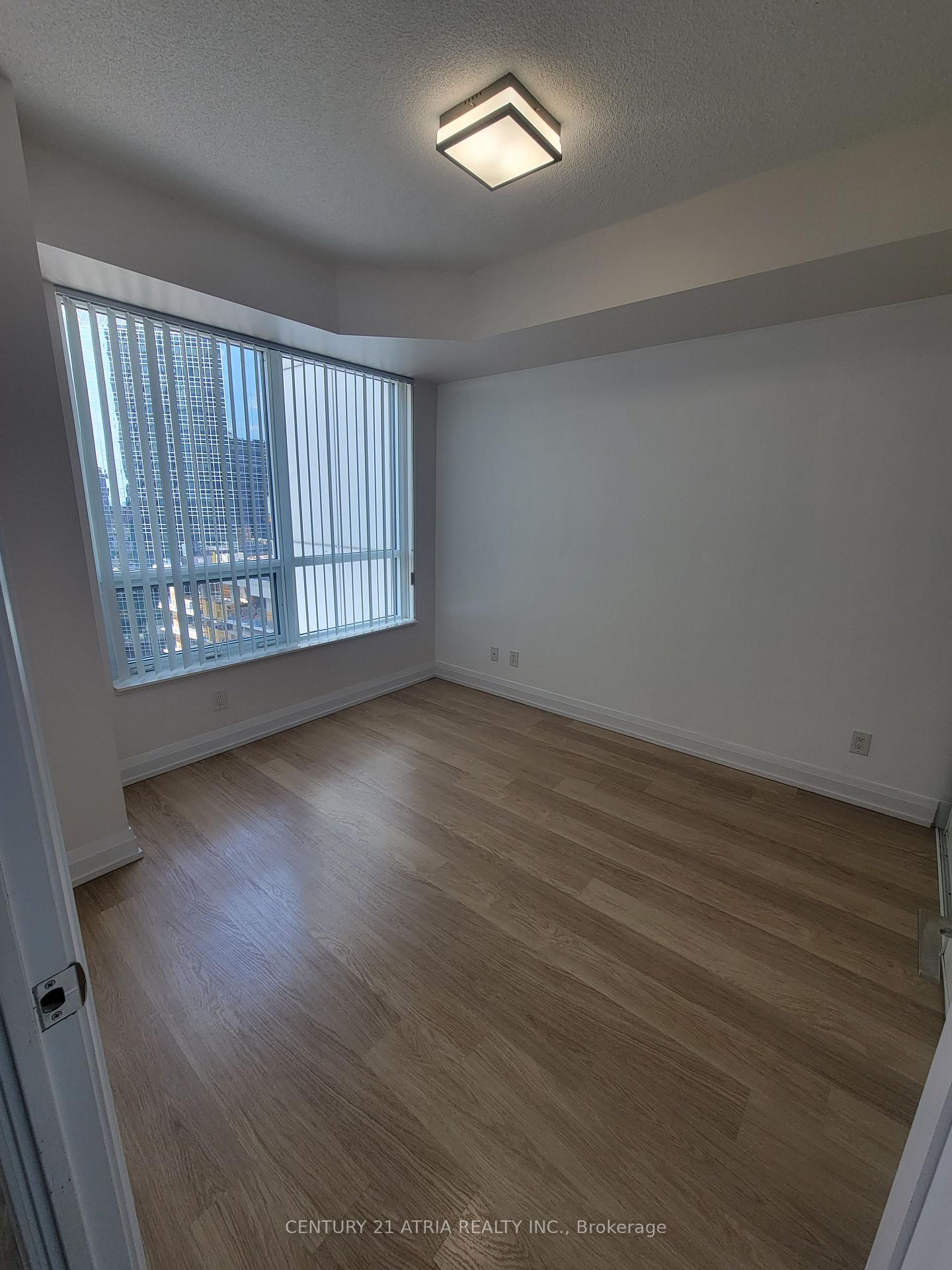 Photo 6 of Unit 1501, 2 Anndale Drive, North York, Willowdale East — HOMEH