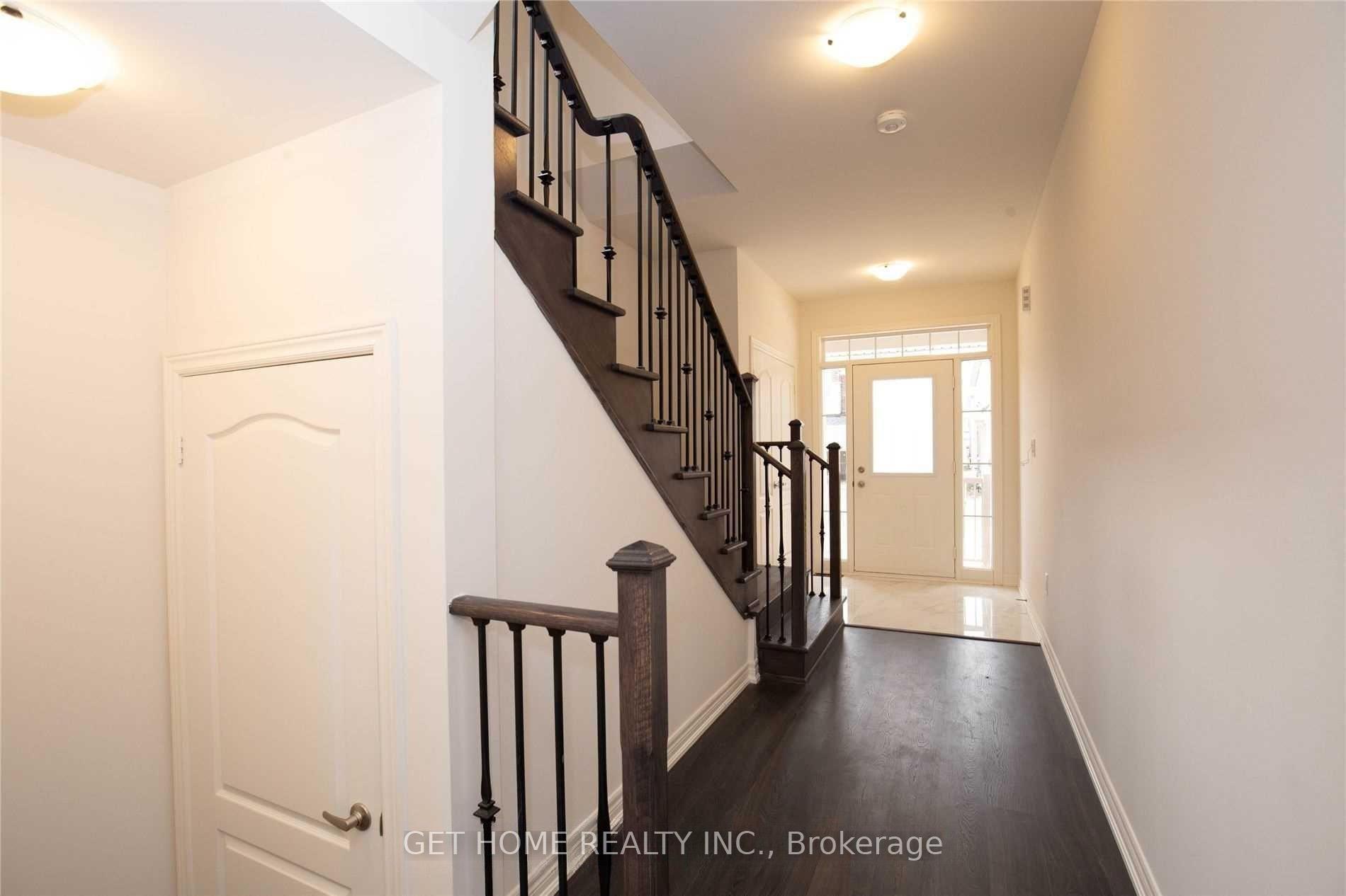 Photo 3 of 83 Westfield Crescent, Hamilton, Waterdown — HOMEH