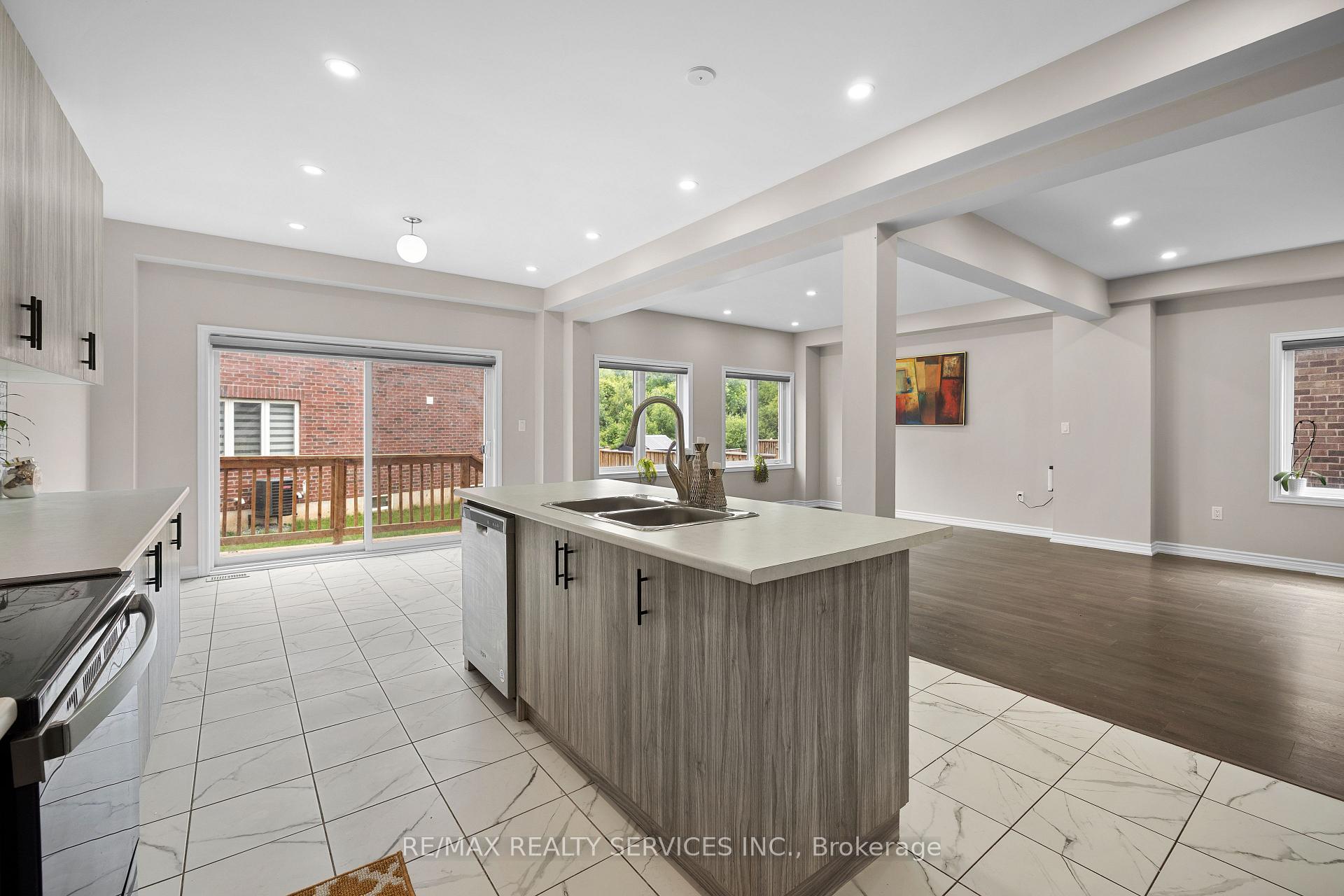 Photo 8 of 178 Tumblewood Place, Welland, Dain City — HOMEH