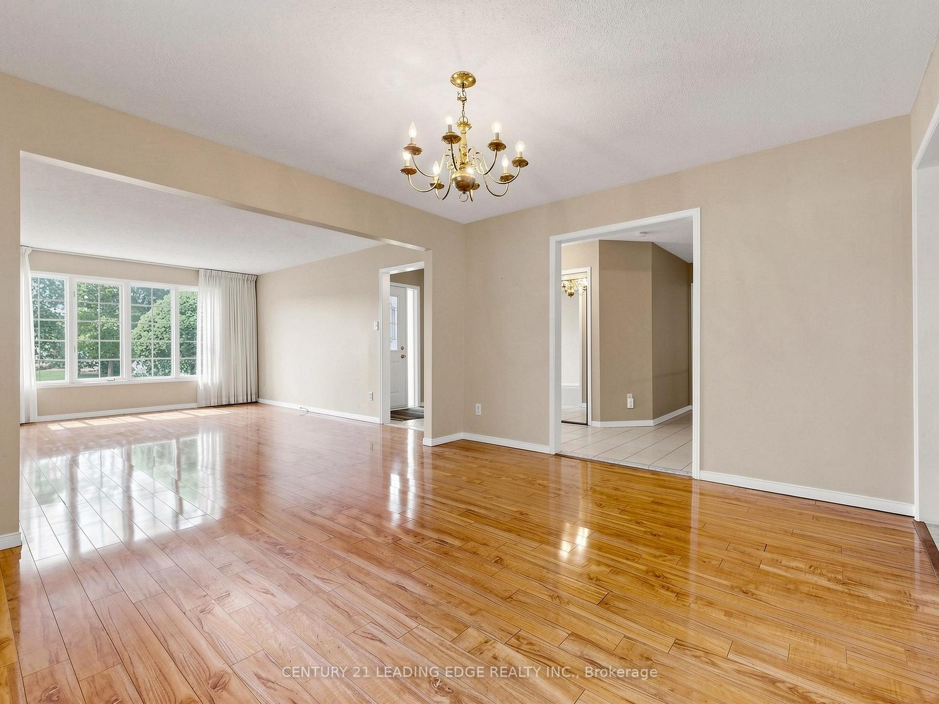 Photo 17 of 9 Coates Crescent, Richmond Hill, Oak Ridges Lake Wilcox — HOMEH