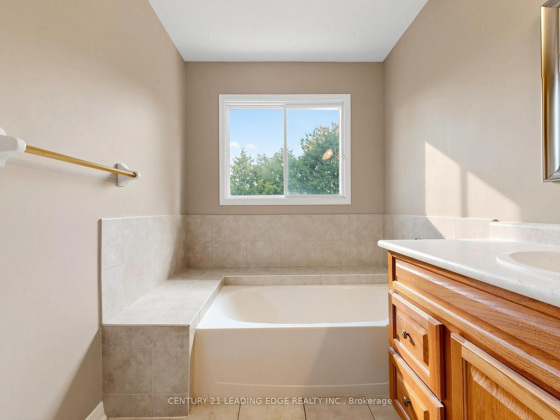 Photo 49 of 9 Coates Crescent, Richmond Hill, Oak Ridges Lake Wilcox — HOMEH
