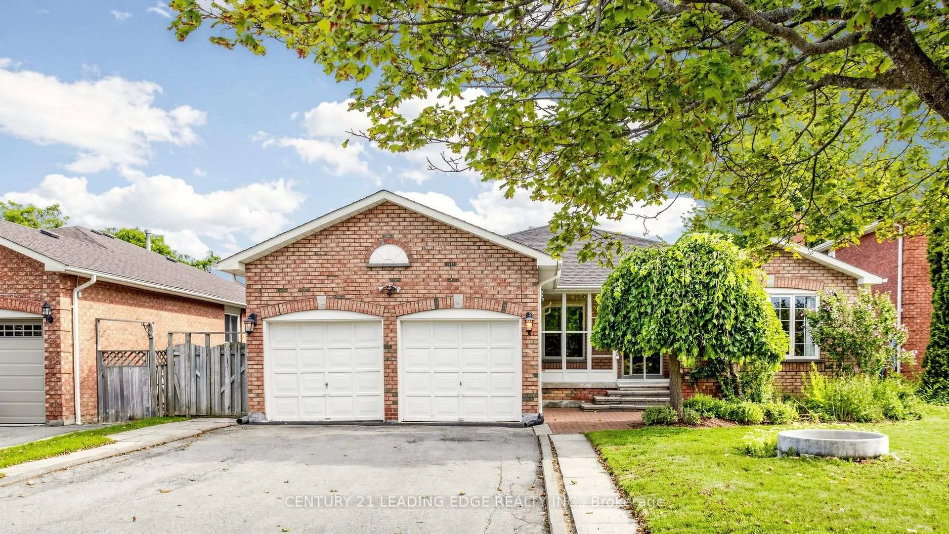 Photo 1 of 9 Coates Crescent, Richmond Hill, Oak Ridges Lake Wilcox — HOMEH
