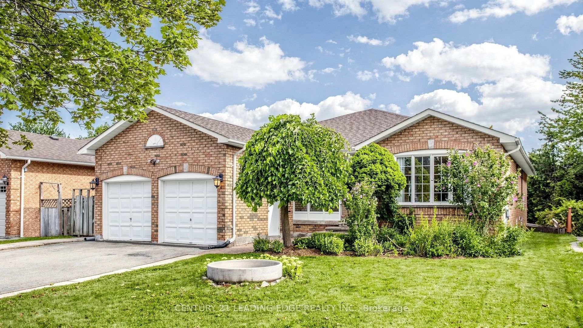 Photo 4 of 9 Coates Crescent, Richmond Hill, Oak Ridges Lake Wilcox — HOMEH
