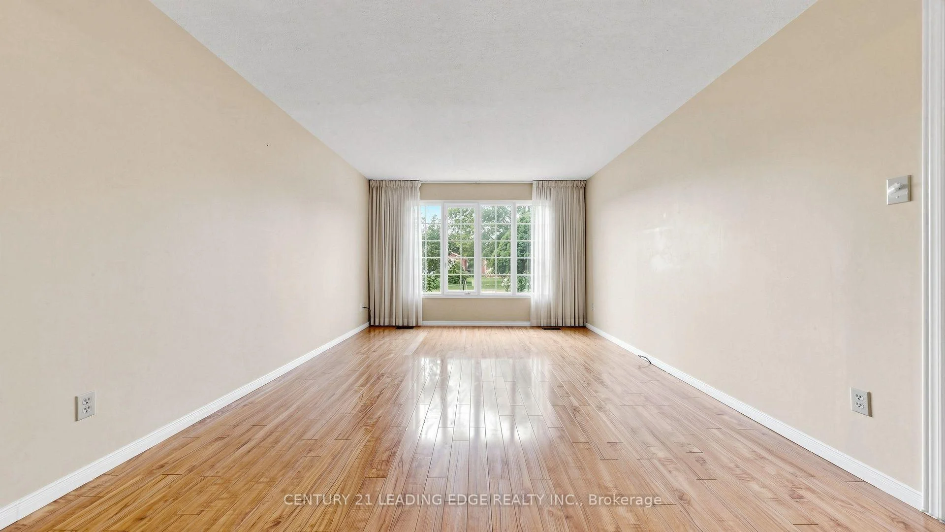 Photo 6 of 9 Coates Crescent, Richmond Hill, Oak Ridges Lake Wilcox — HOMEH