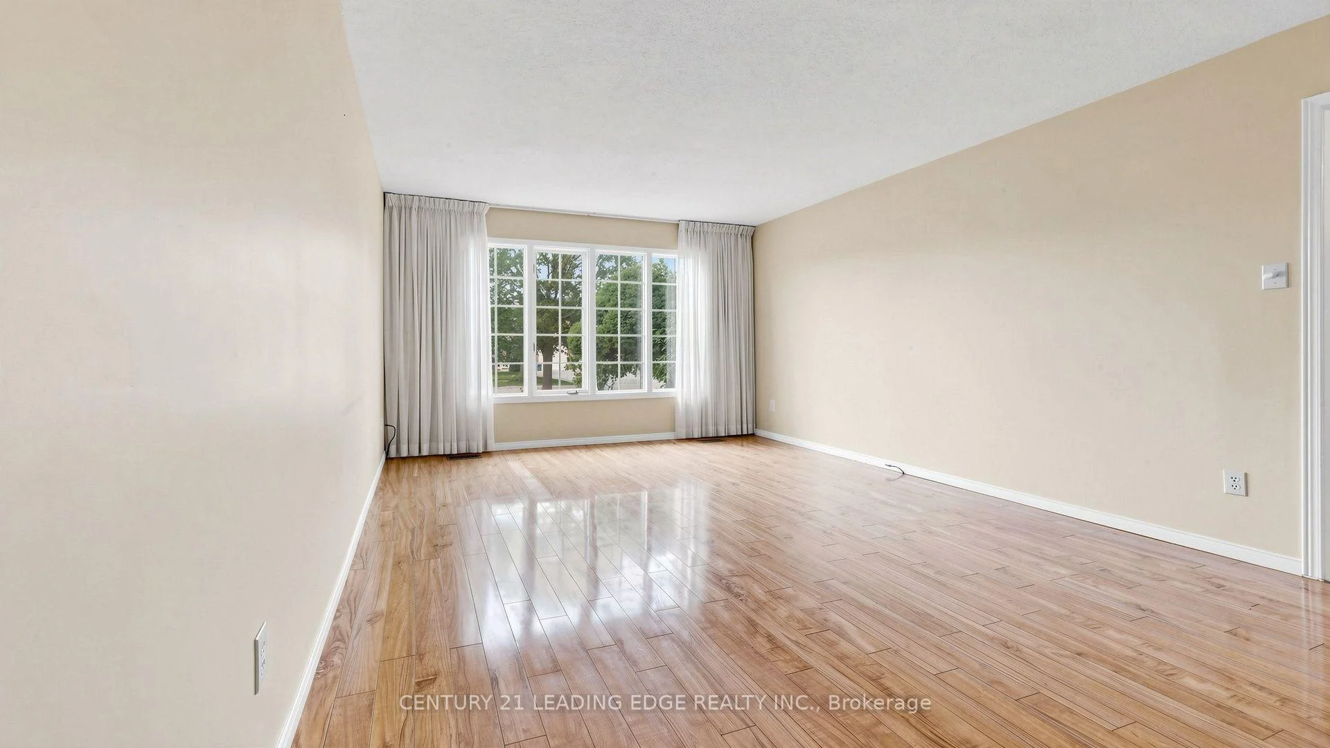 Photo 8 of 9 Coates Crescent, Richmond Hill, Oak Ridges Lake Wilcox — HOMEH