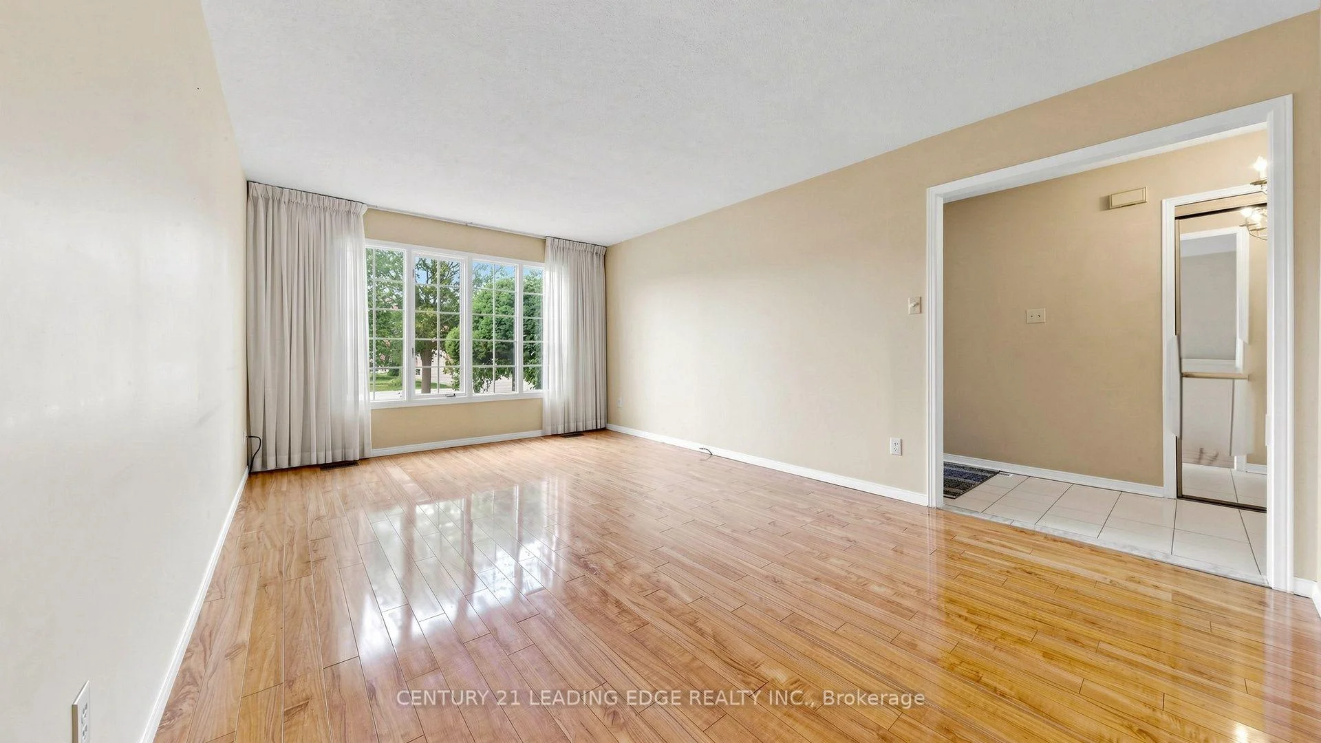 Photo 12 of 9 Coates Crescent, Richmond Hill, Oak Ridges Lake Wilcox — HOMEH