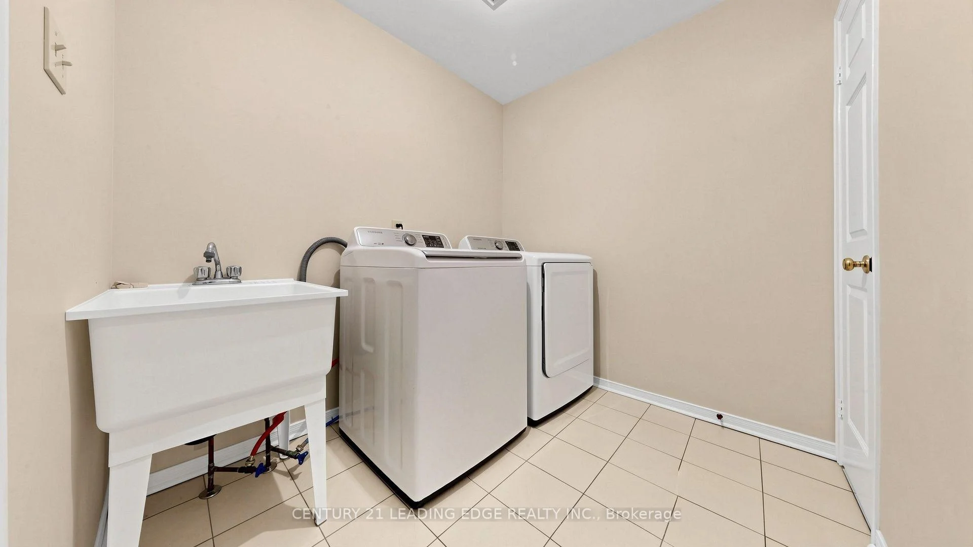 Photo 64 of 9 Coates Crescent, Richmond Hill, Oak Ridges Lake Wilcox — HOMEH
