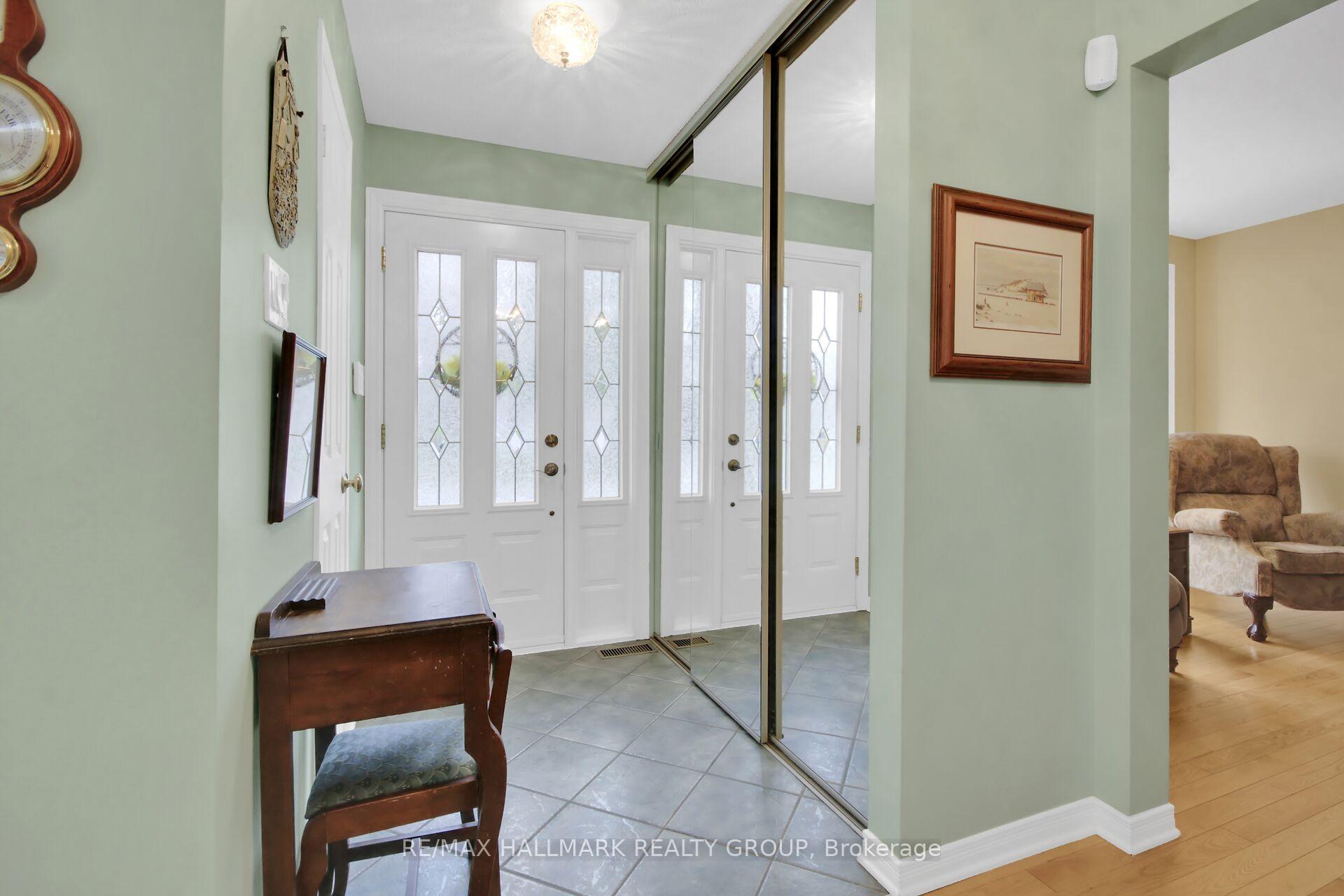 Photo 4 of 56 Foxleigh Crescent, Ottawa, Kanata - Bridlewood — HOMEH