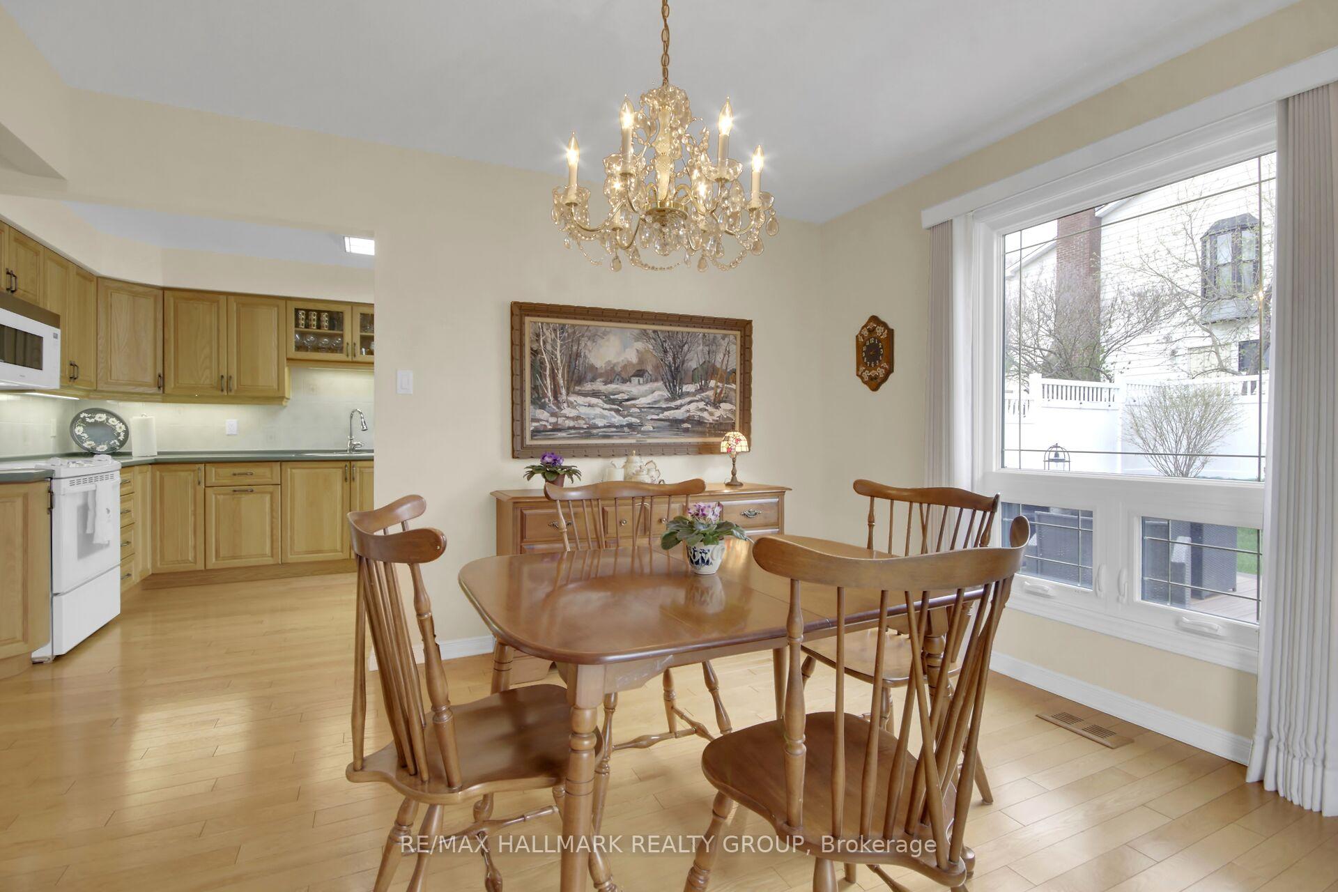 Photo 13 of 56 Foxleigh Crescent, Ottawa, Kanata - Bridlewood — HOMEH