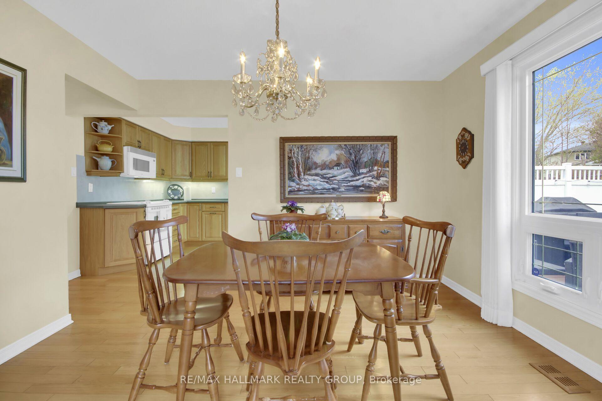 Photo 14 of 56 Foxleigh Crescent, Ottawa, Kanata - Bridlewood — HOMEH