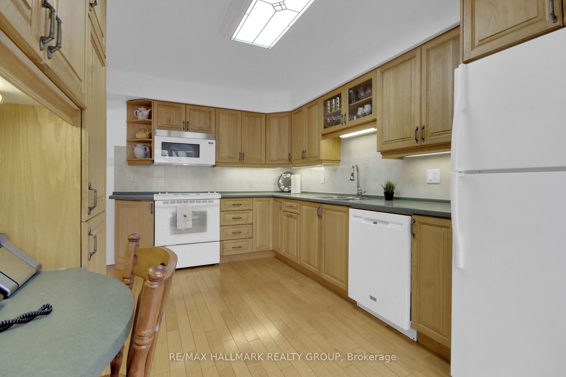 Photo 17 of 56 Foxleigh Crescent, Ottawa, Kanata - Bridlewood — HOMEH